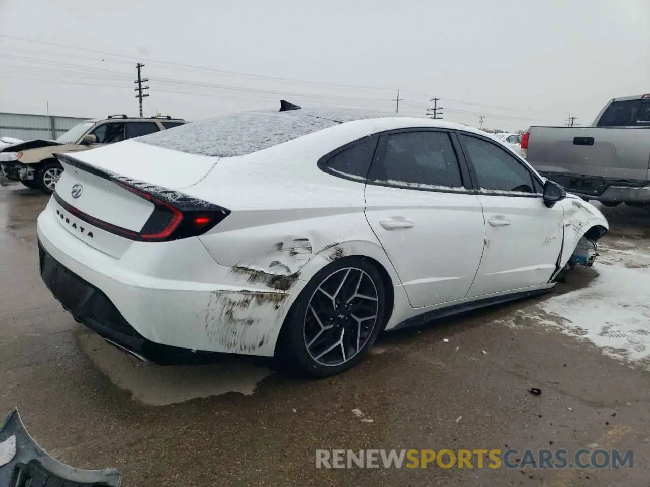 3 Photograph of a damaged car 5NPEK4JC6MH106395 HYUNDAI SONATA 2021