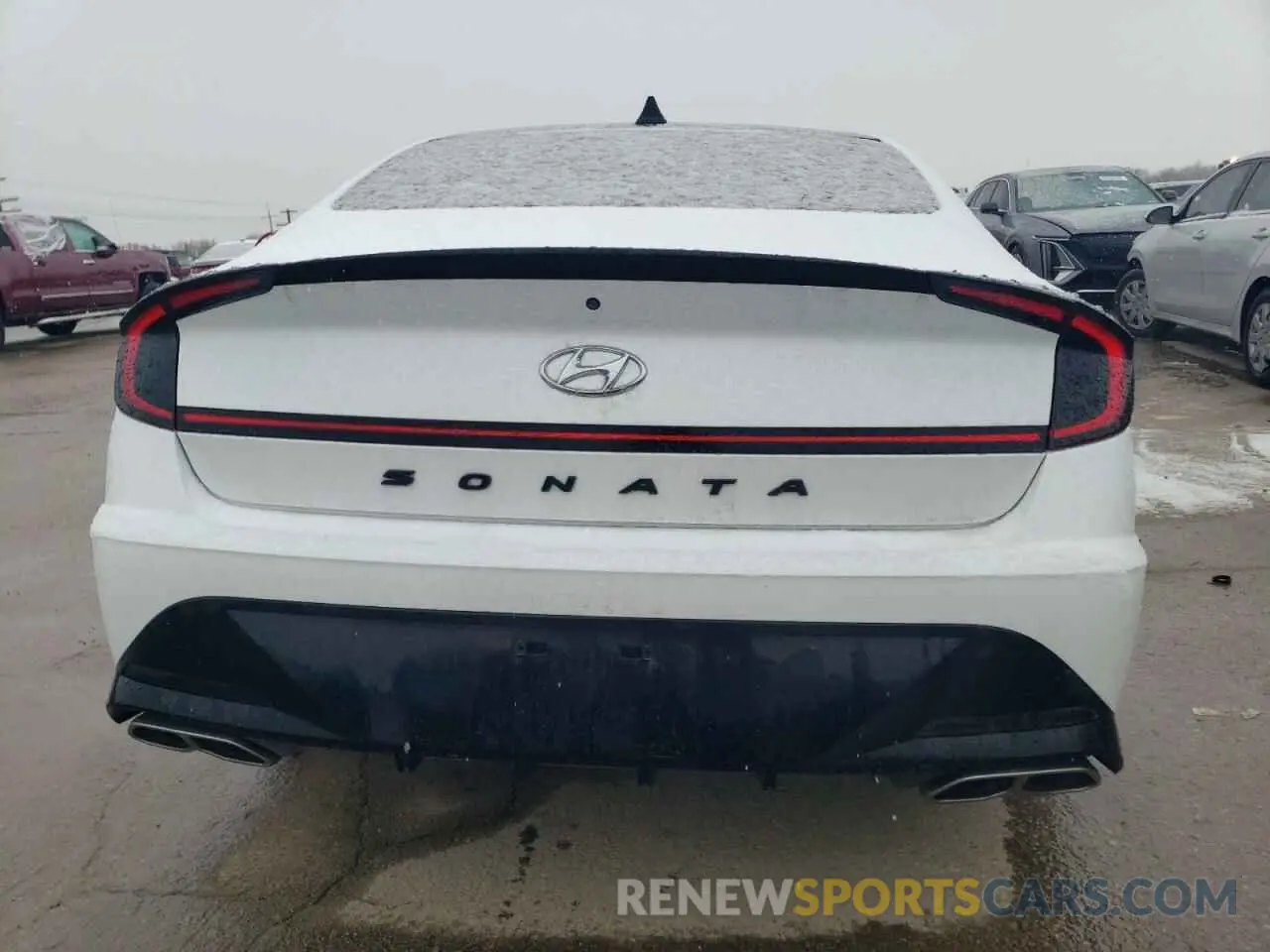 6 Photograph of a damaged car 5NPEK4JC6MH106395 HYUNDAI SONATA 2021