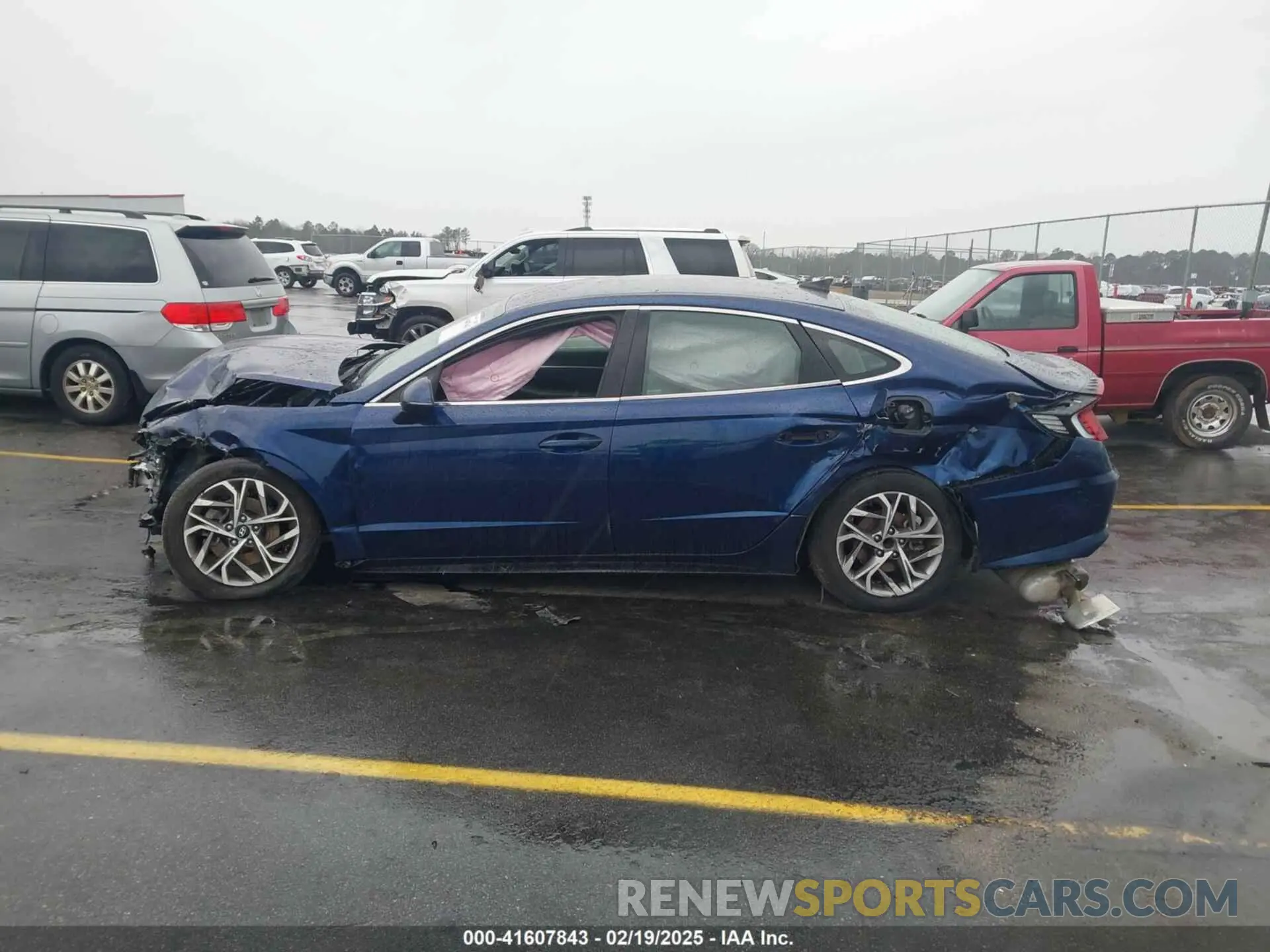 13 Photograph of a damaged car 5NPEL4JA1MH128946 HYUNDAI SONATA 2021