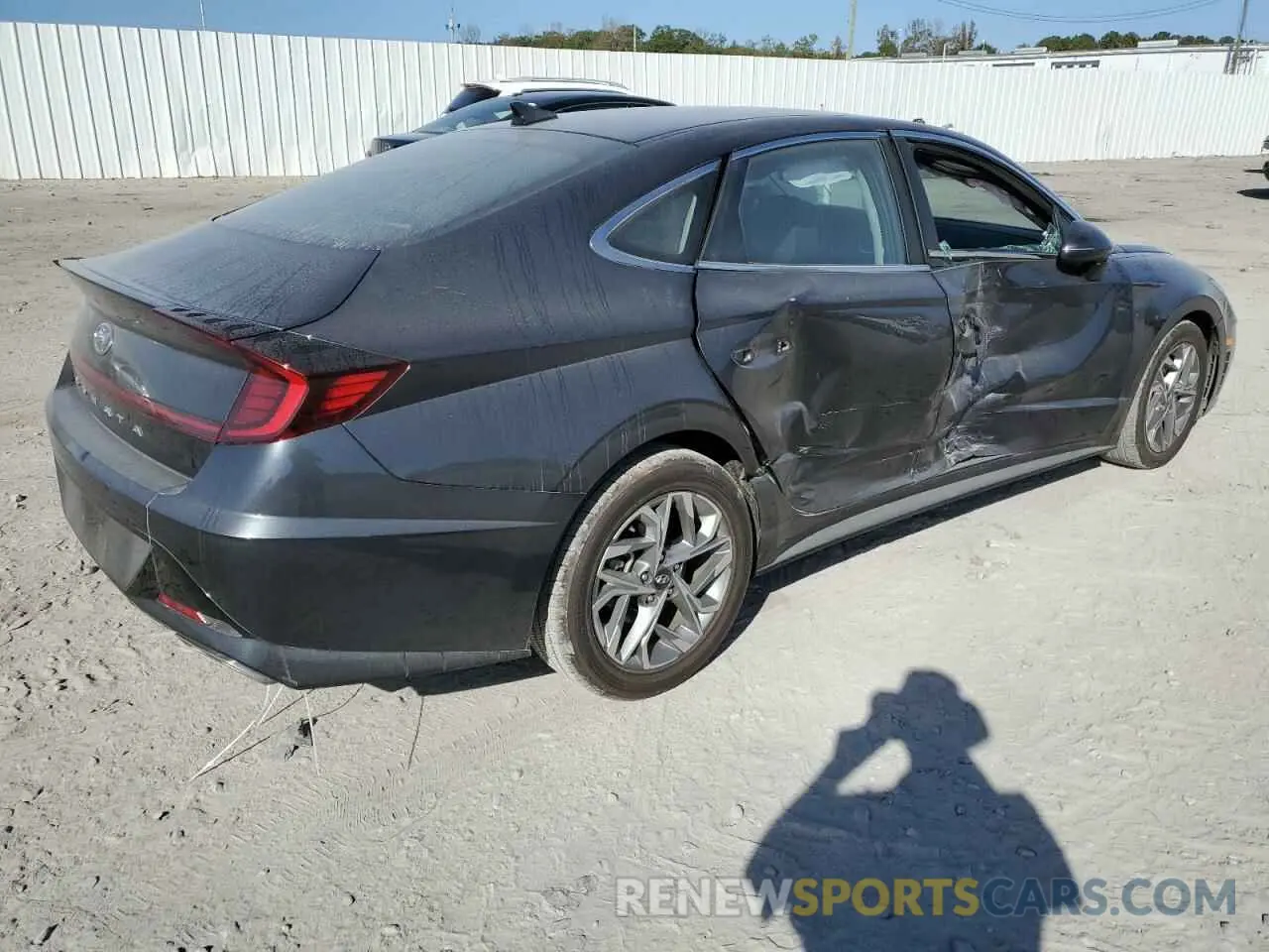 3 Photograph of a damaged car 5NPEL4JA5MH071232 HYUNDAI SONATA 2021