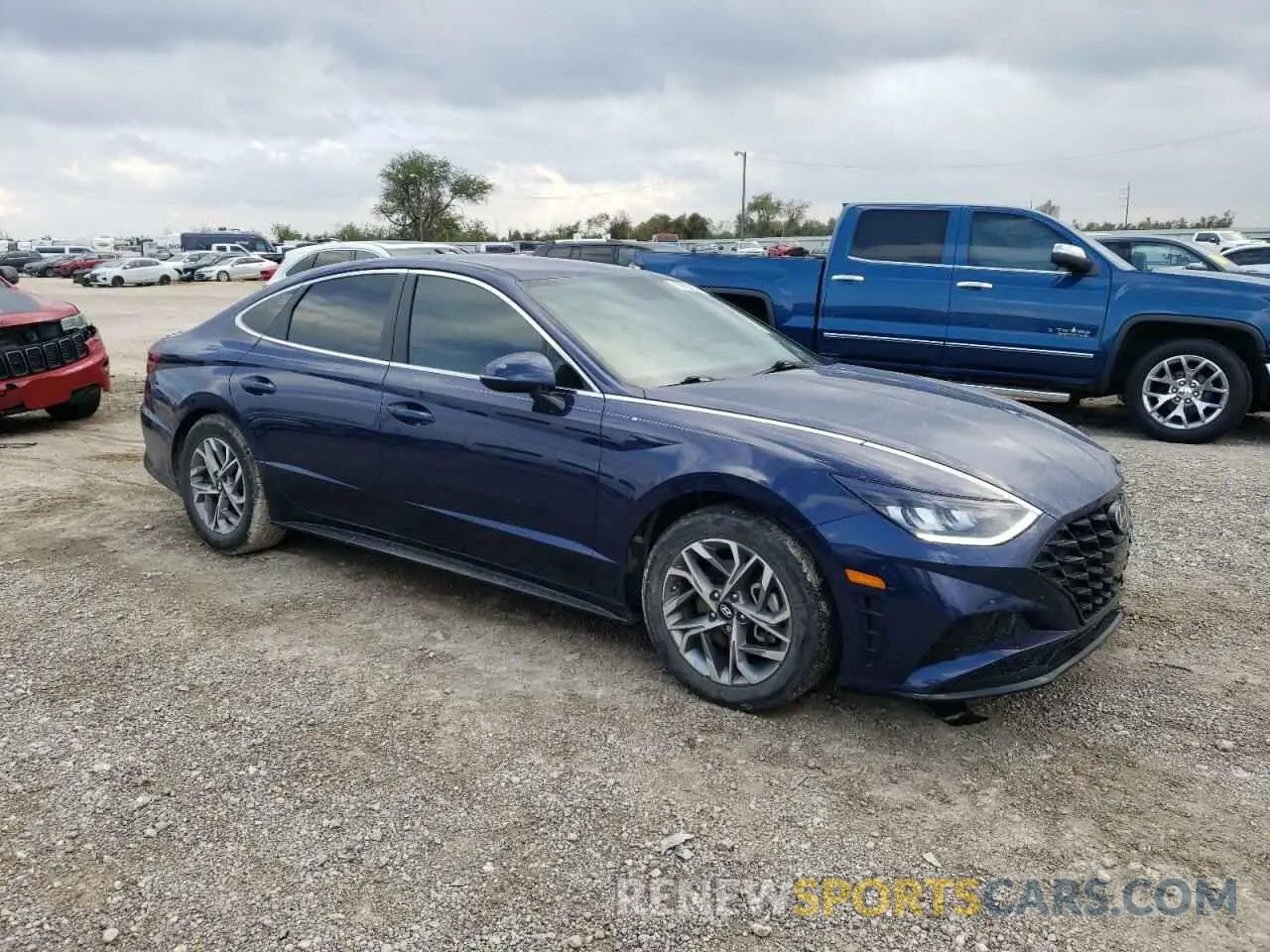 4 Photograph of a damaged car 5NPEL4JA5MH103287 HYUNDAI SONATA 2021