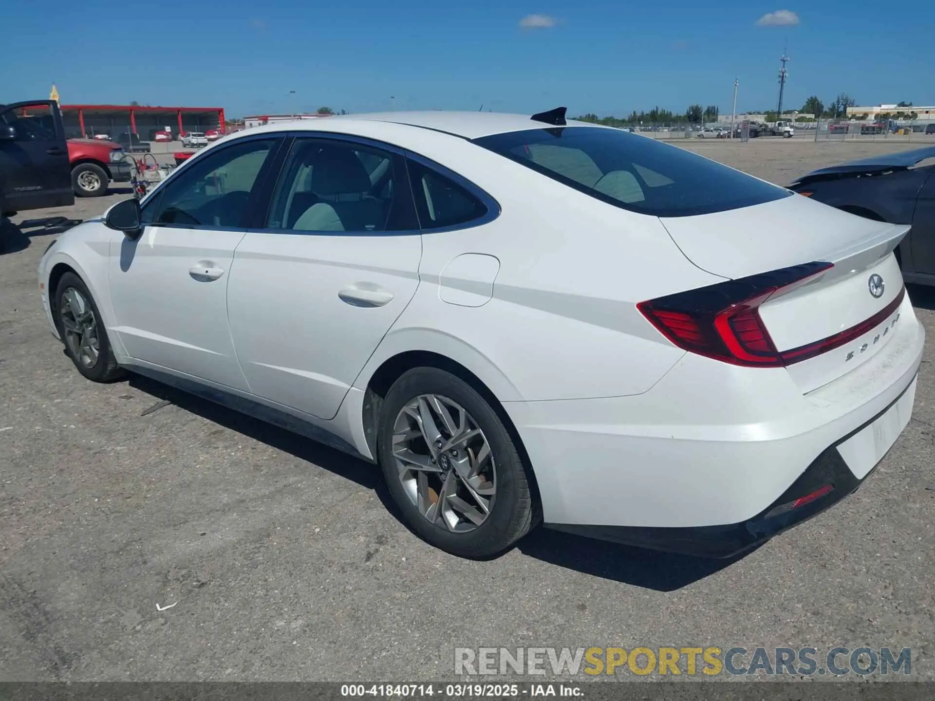 3 Photograph of a damaged car 5NPEL4JA8MH069006 HYUNDAI SONATA 2021