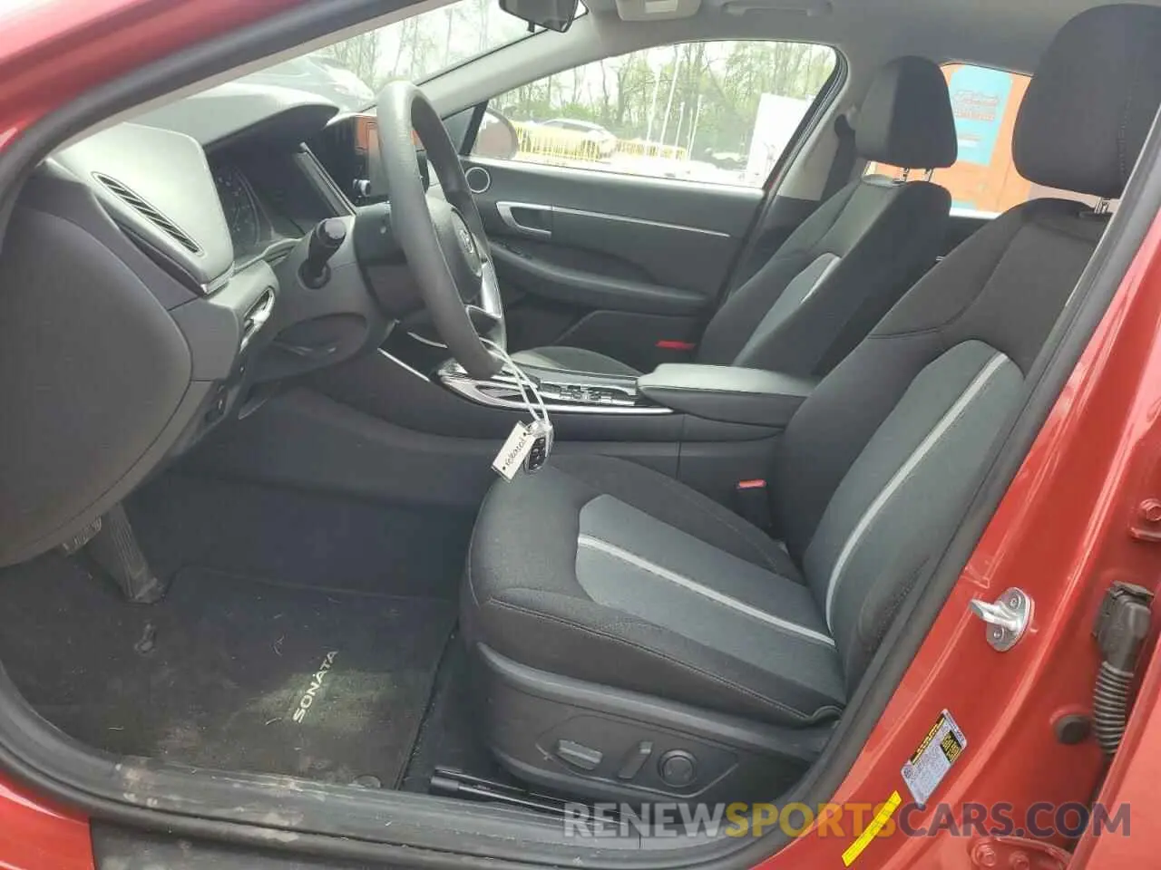 7 Photograph of a damaged car 5NPEL4JA9MH093413 HYUNDAI SONATA 2021