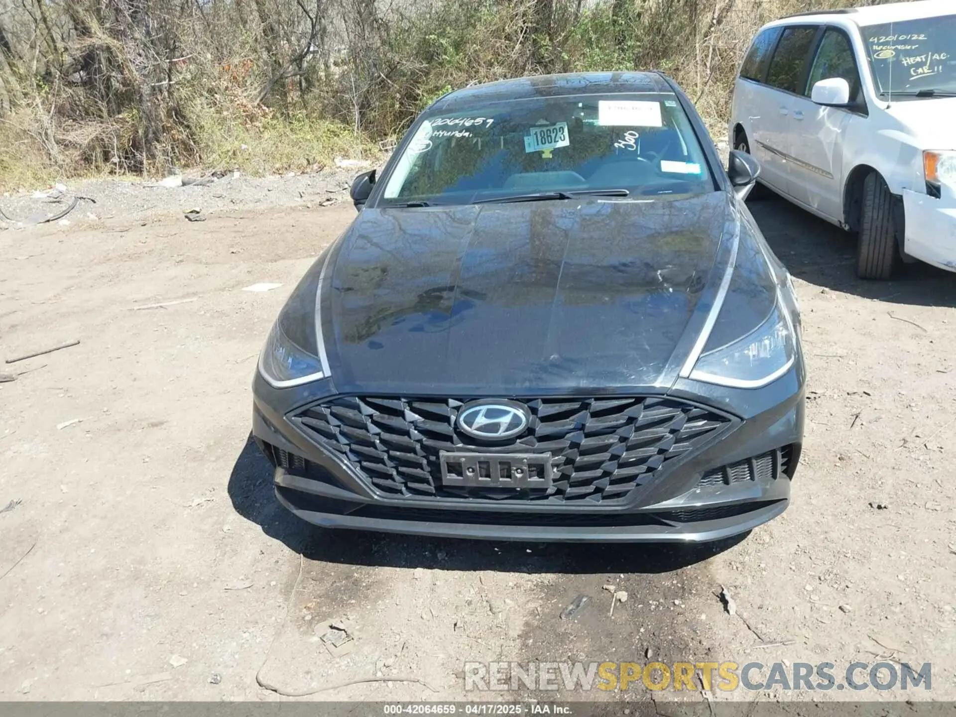 12 Photograph of a damaged car KMHL14JAXMA160391 HYUNDAI SONATA 2021