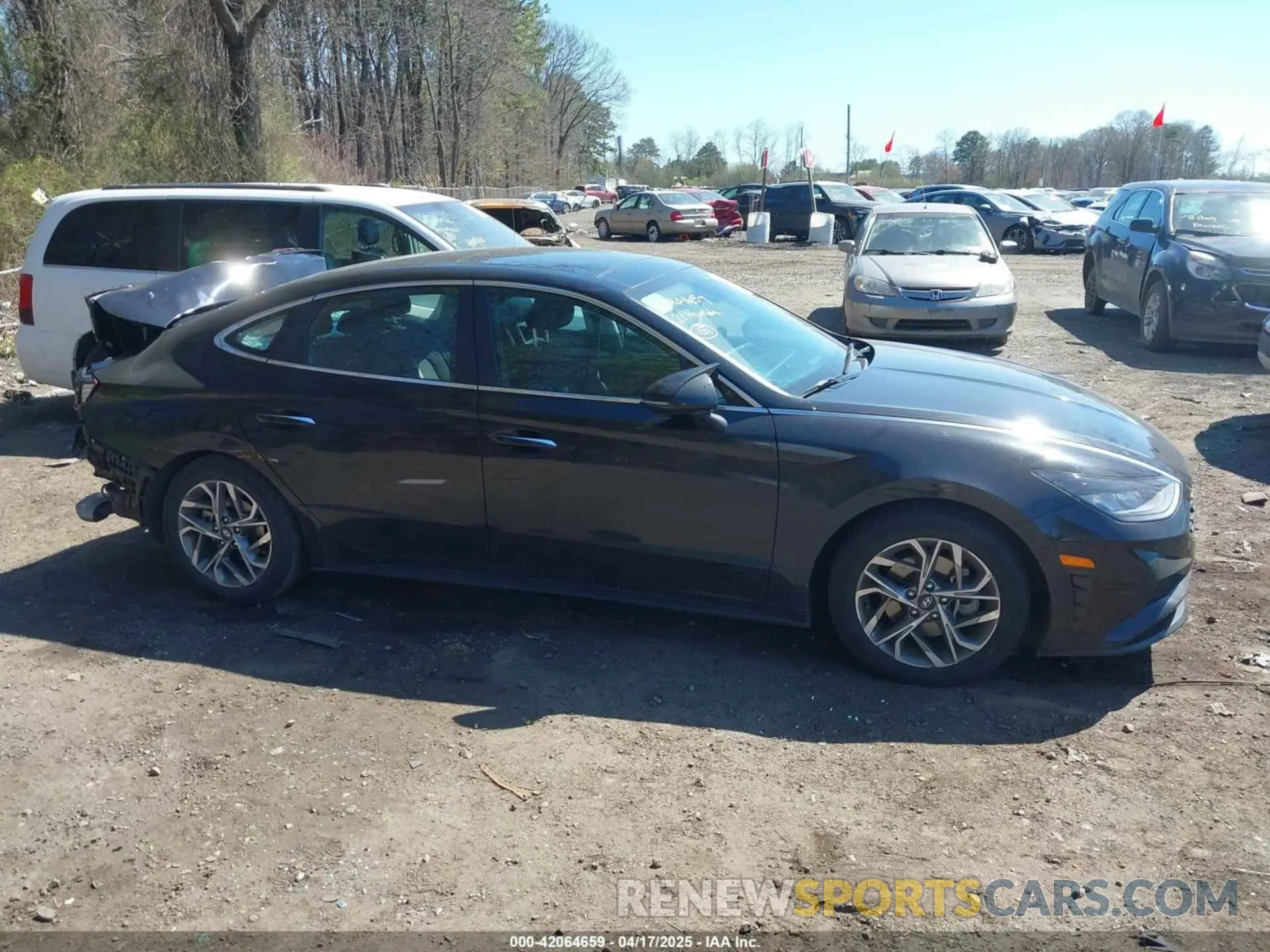 13 Photograph of a damaged car KMHL14JAXMA160391 HYUNDAI SONATA 2021