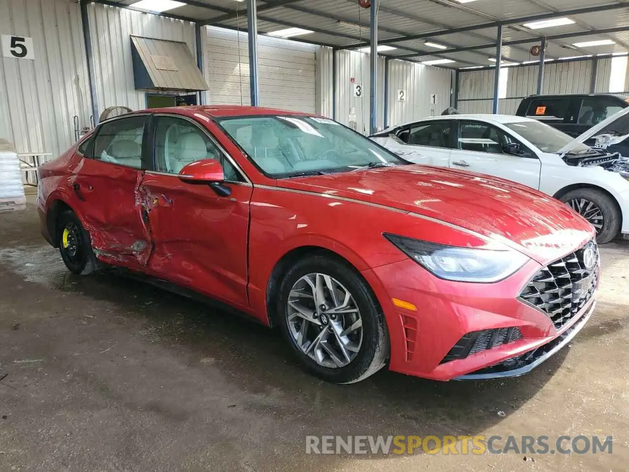 4 Photograph of a damaged car KMHL64JA6MA146098 HYUNDAI SONATA 2021