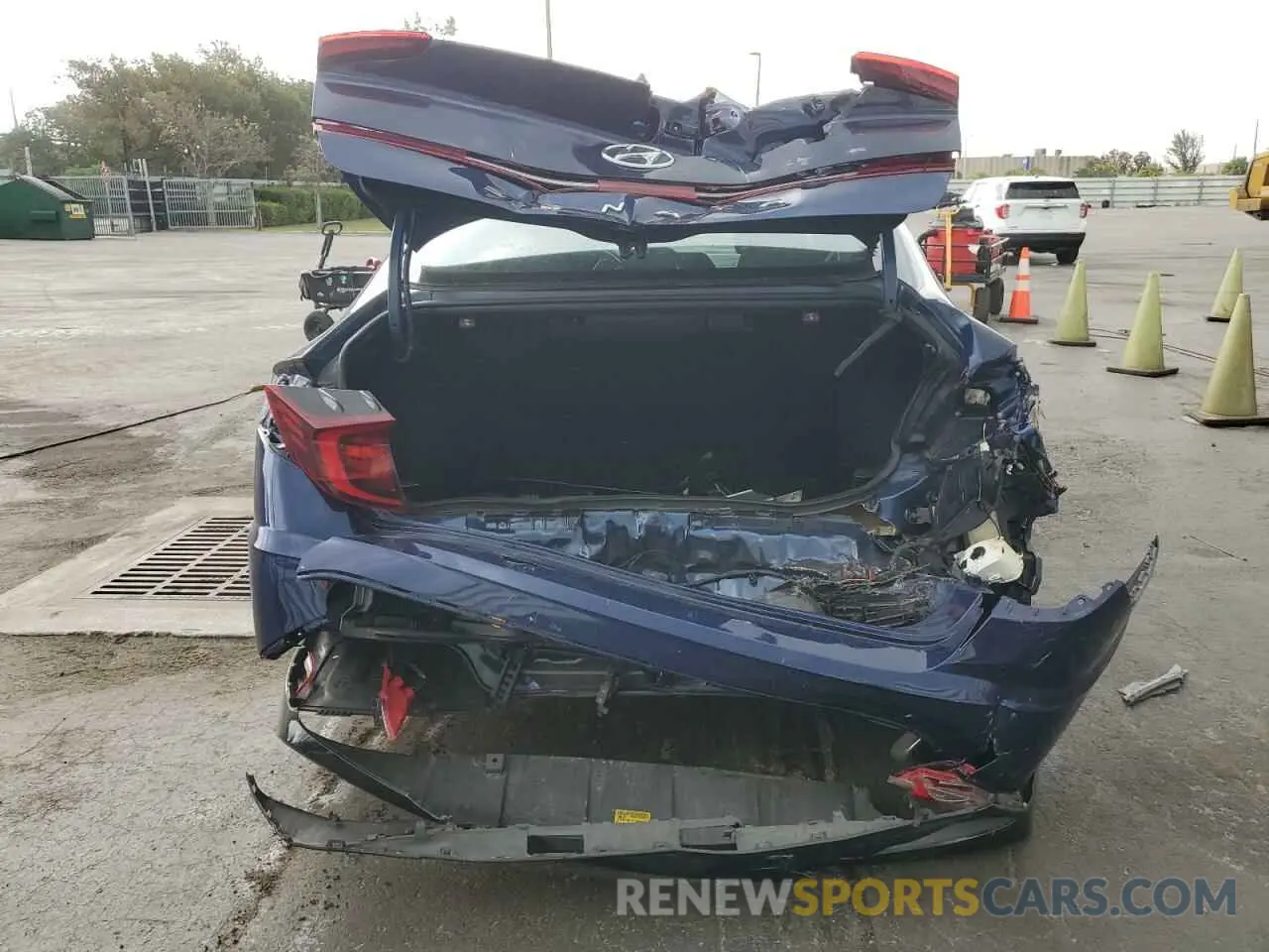 6 Photograph of a damaged car 5NPEF4JA0NH141809 HYUNDAI SONATA 2022