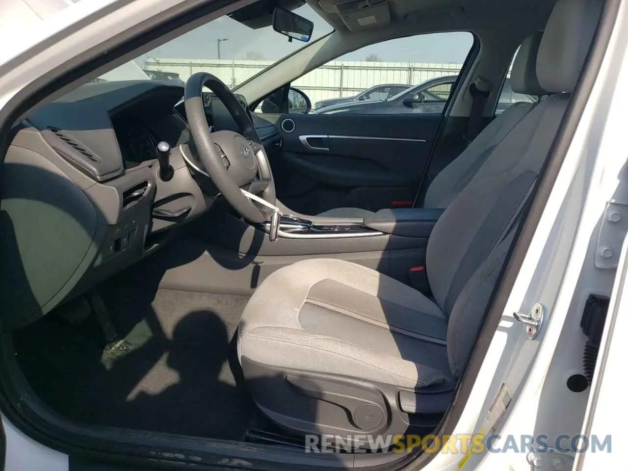 7 Photograph of a damaged car 5NPEG4JA0NH143654 HYUNDAI SONATA 2022