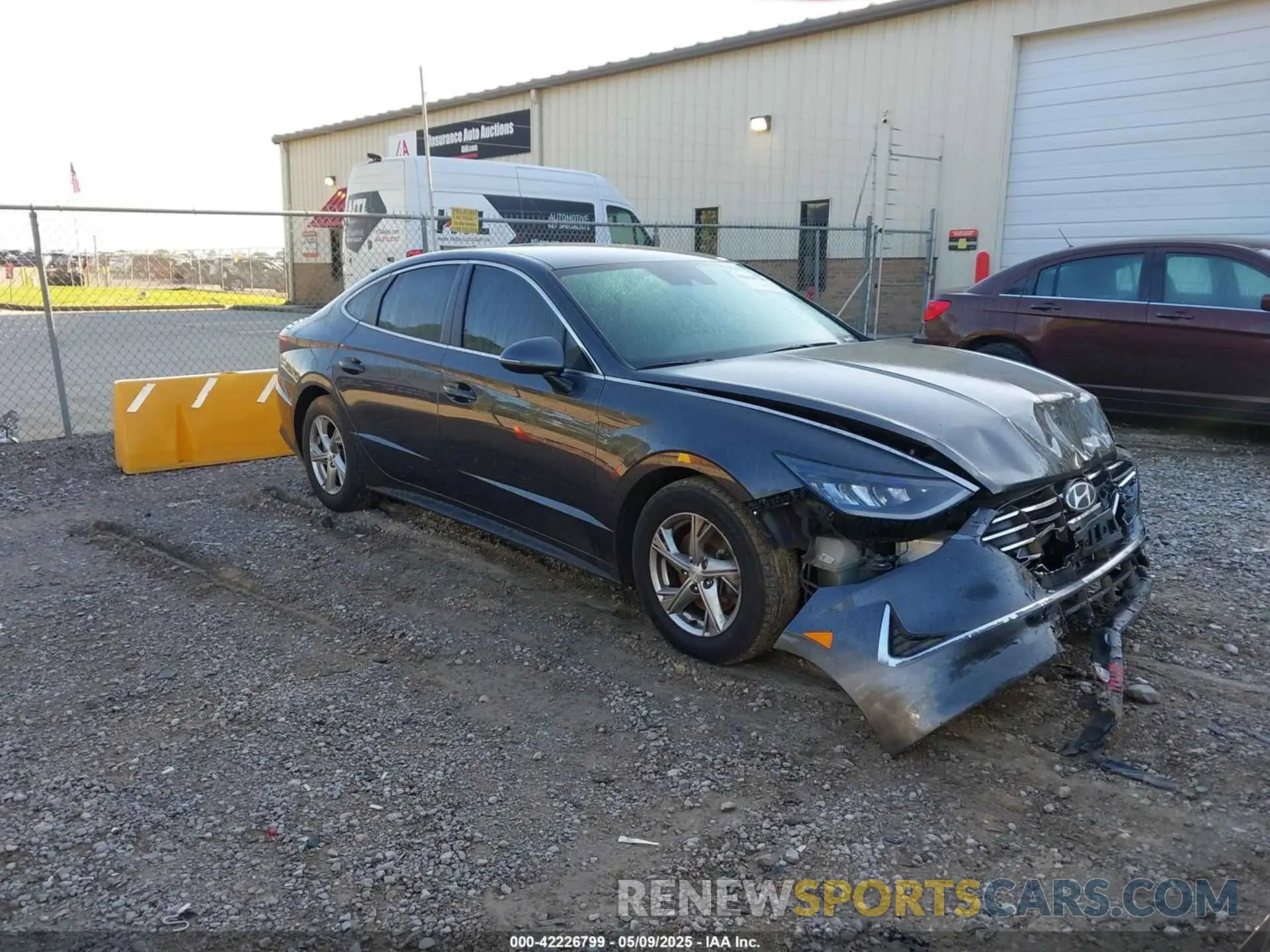1 Photograph of a damaged car 5NPEG4JA1NH147793 HYUNDAI SONATA 2022