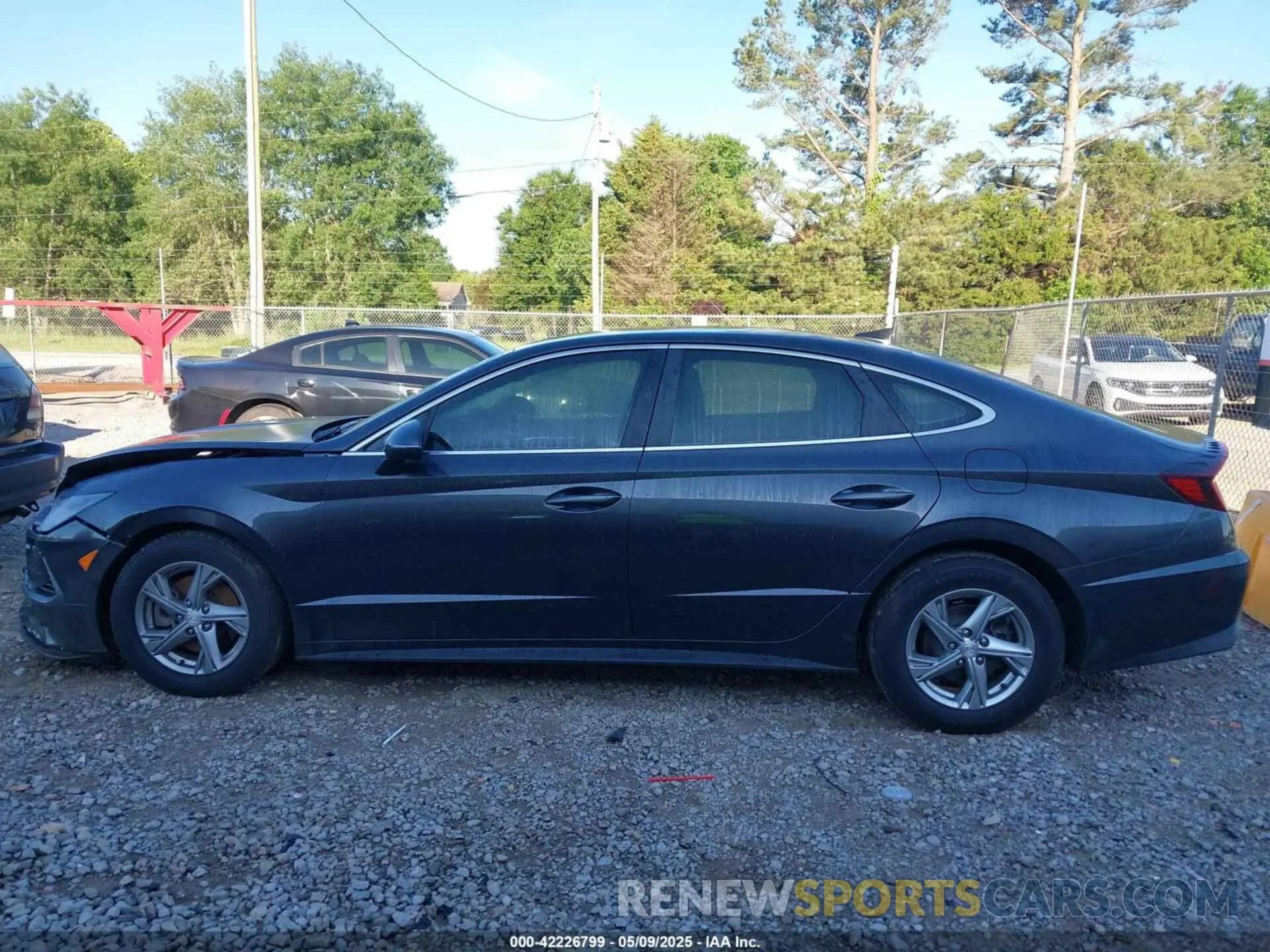 14 Photograph of a damaged car 5NPEG4JA1NH147793 HYUNDAI SONATA 2022