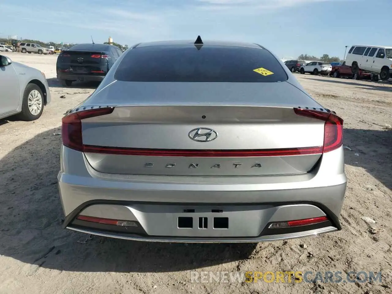 6 Photograph of a damaged car 5NPEG4JA2NH147351 HYUNDAI SONATA 2022