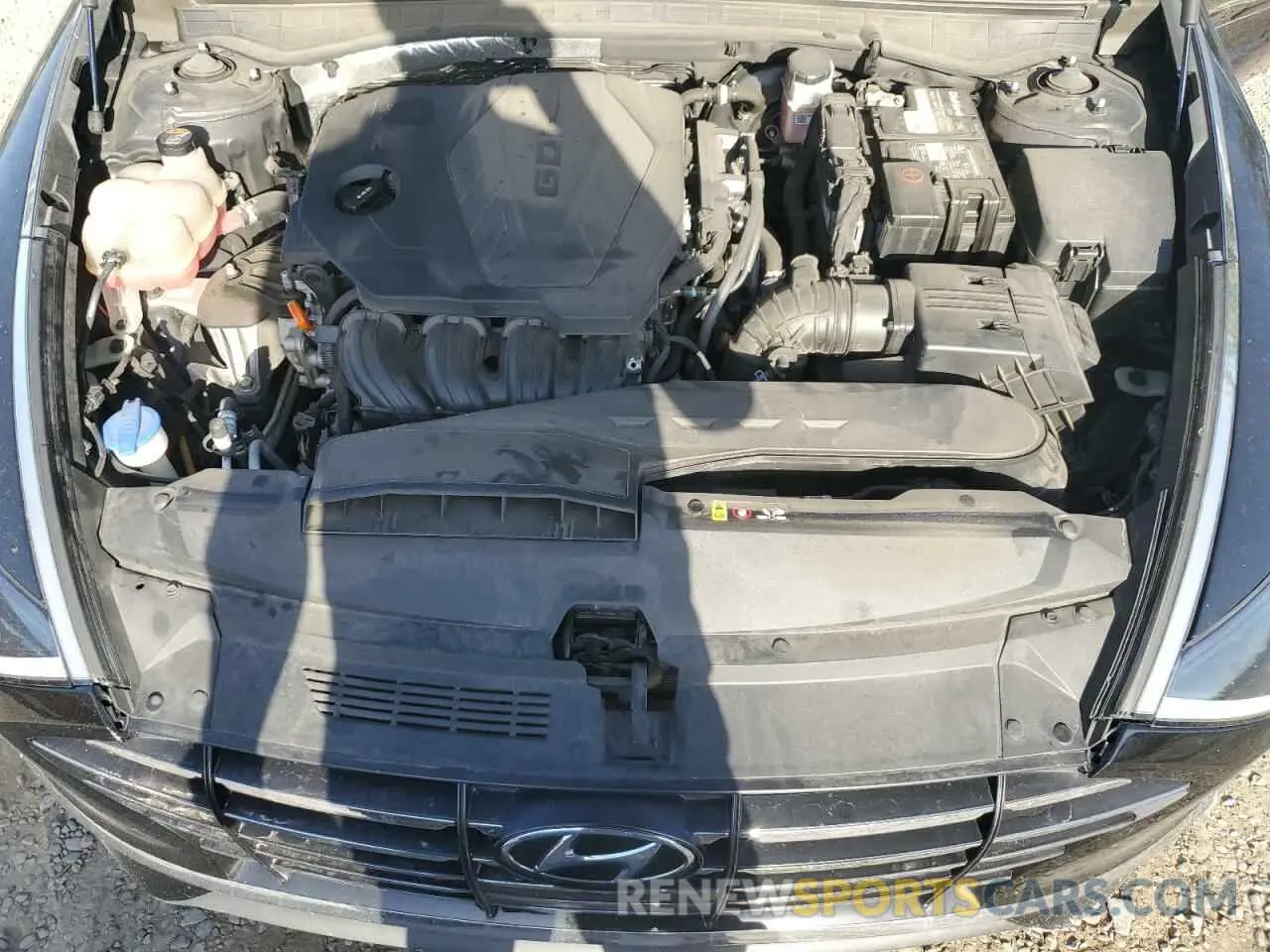 11 Photograph of a damaged car 5NPEG4JA3NH134706 HYUNDAI SONATA 2022