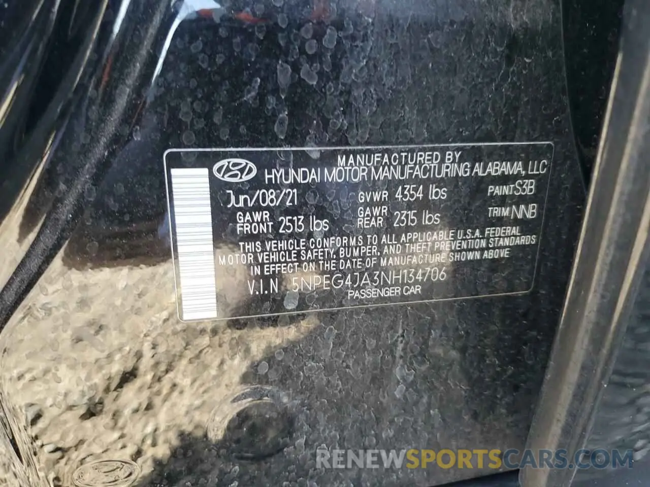 12 Photograph of a damaged car 5NPEG4JA3NH134706 HYUNDAI SONATA 2022