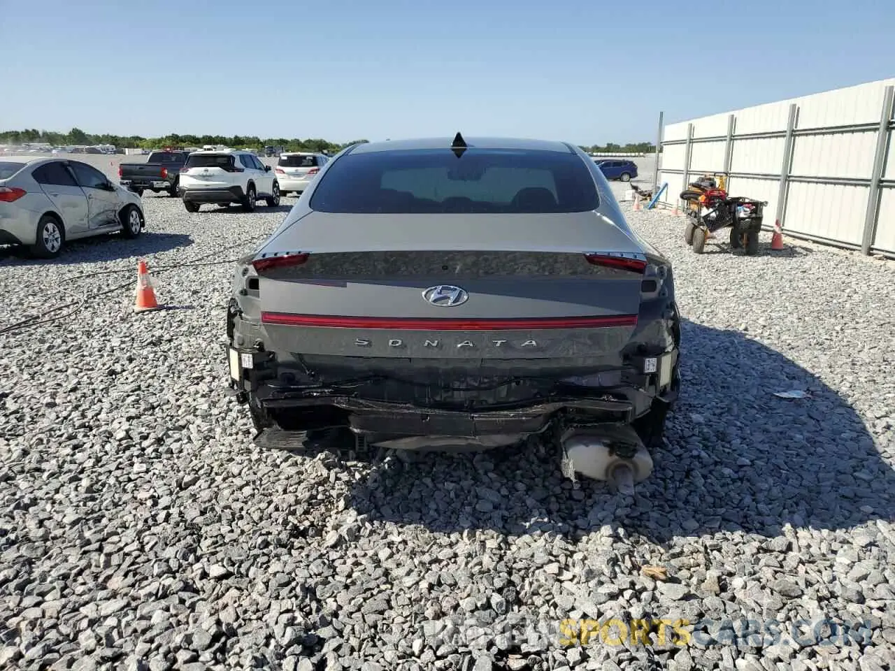 6 Photograph of a damaged car 5NPEG4JA5NH147523 HYUNDAI SONATA 2022