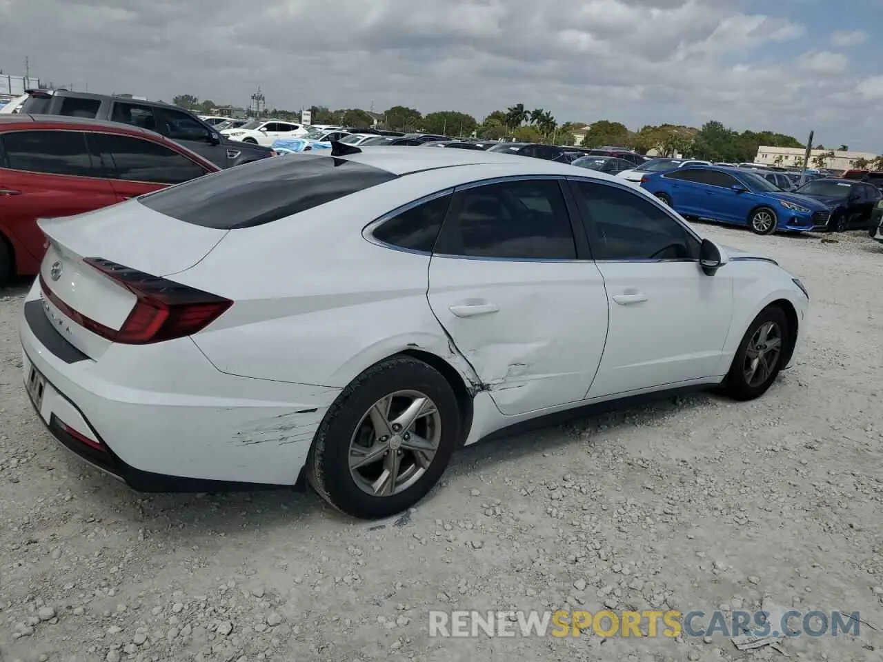 3 Photograph of a damaged car 5NPEG4JA7NH133316 HYUNDAI SONATA 2022