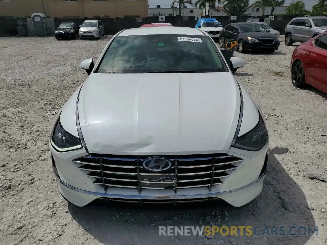 5 Photograph of a damaged car 5NPEG4JA7NH133316 HYUNDAI SONATA 2022