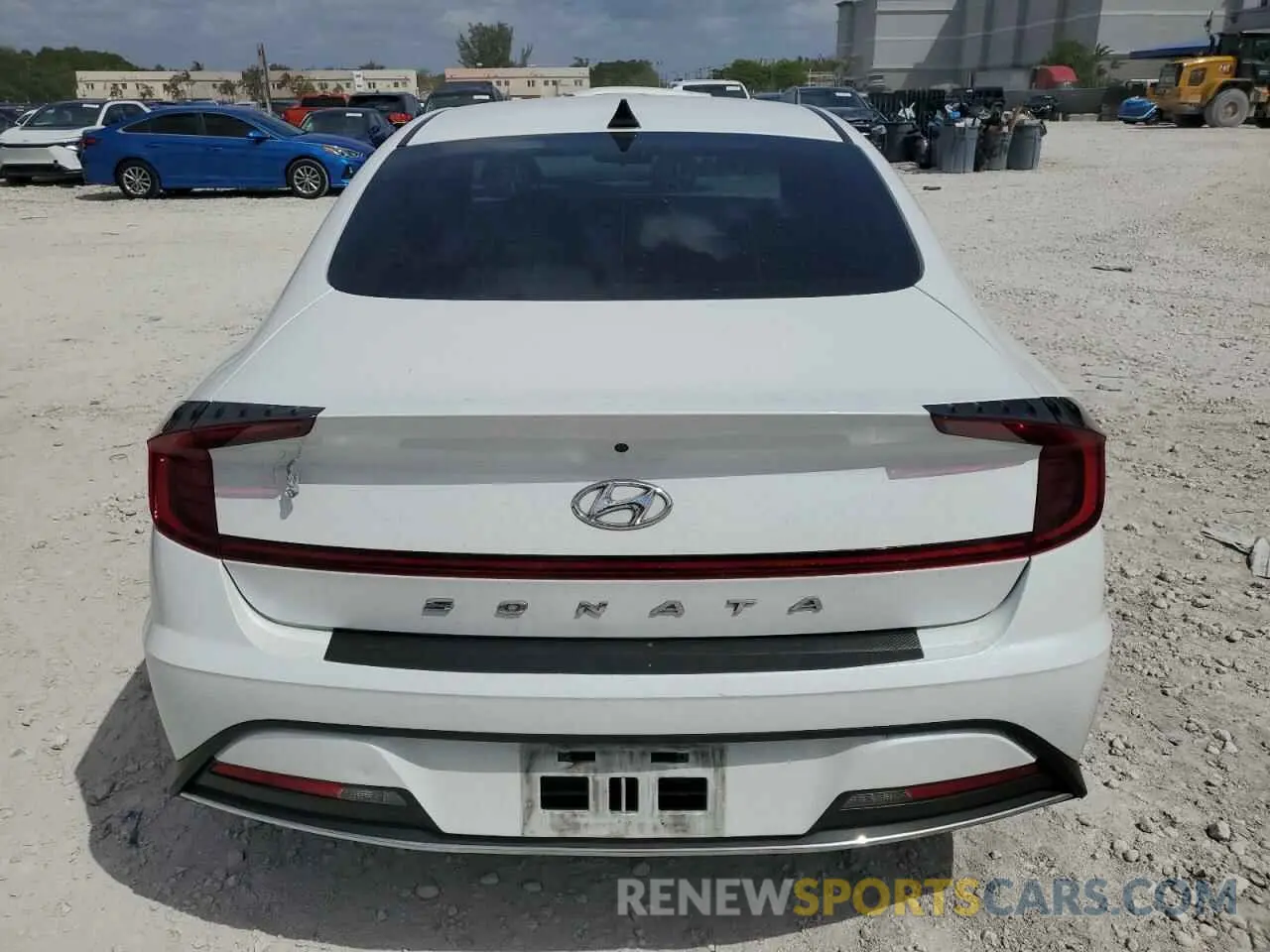 6 Photograph of a damaged car 5NPEG4JA7NH133316 HYUNDAI SONATA 2022