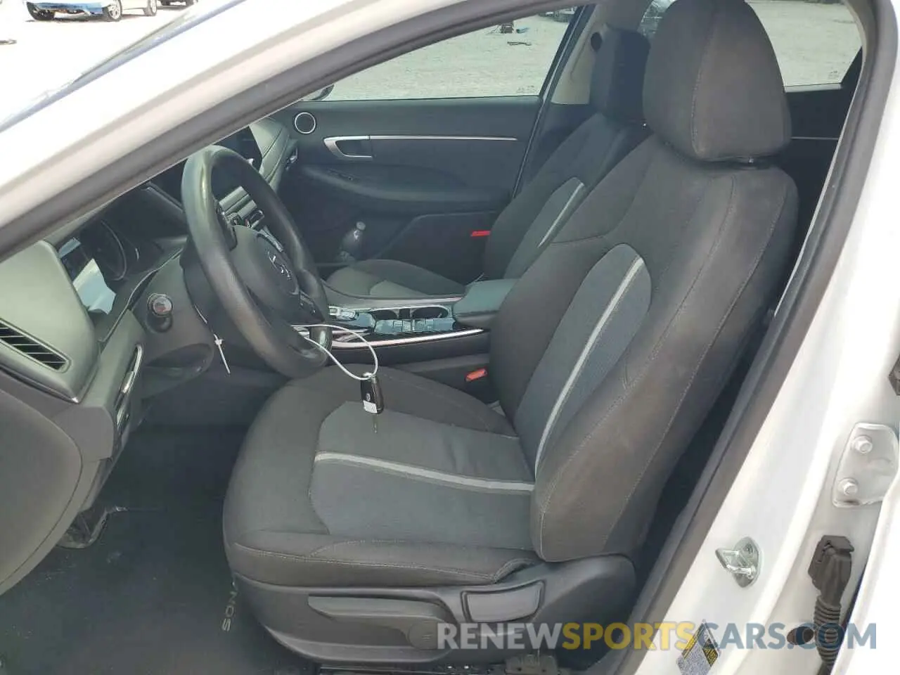 7 Photograph of a damaged car 5NPEG4JA7NH133316 HYUNDAI SONATA 2022
