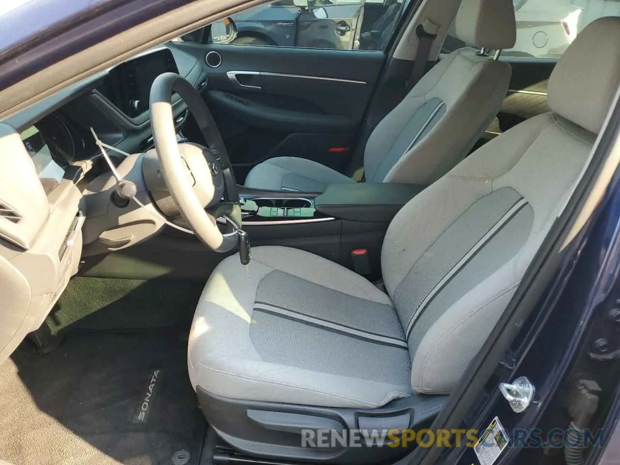 7 Photograph of a damaged car 5NPEG4JA8NH135317 HYUNDAI SONATA 2022