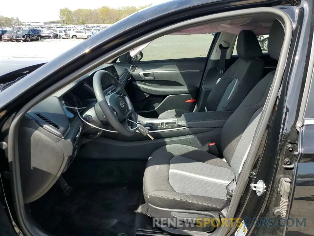 7 Photograph of a damaged car 5NPEG4JA9NH135231 HYUNDAI SONATA 2022