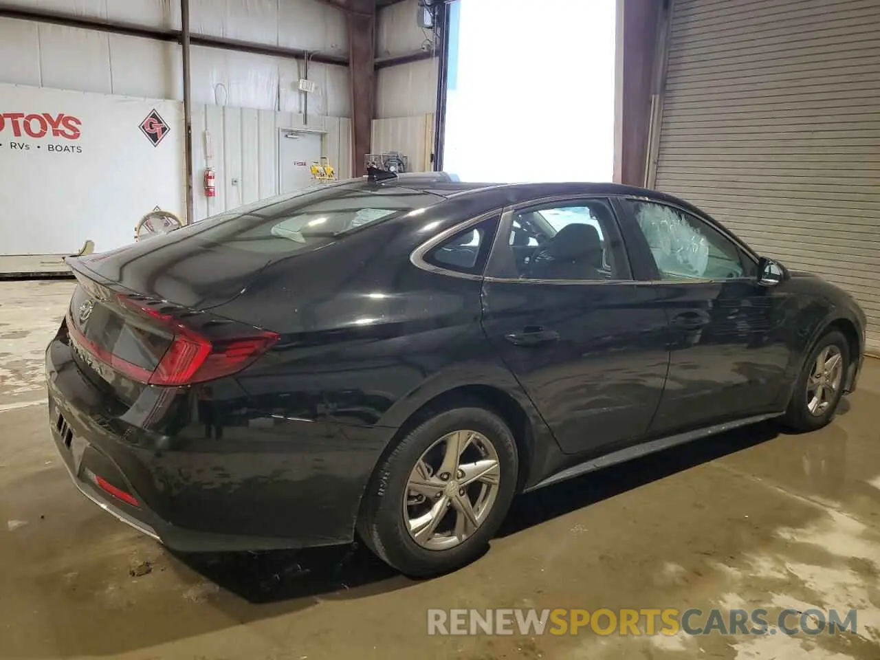 3 Photograph of a damaged car 5NPEG4JA9NH139165 HYUNDAI SONATA 2022
