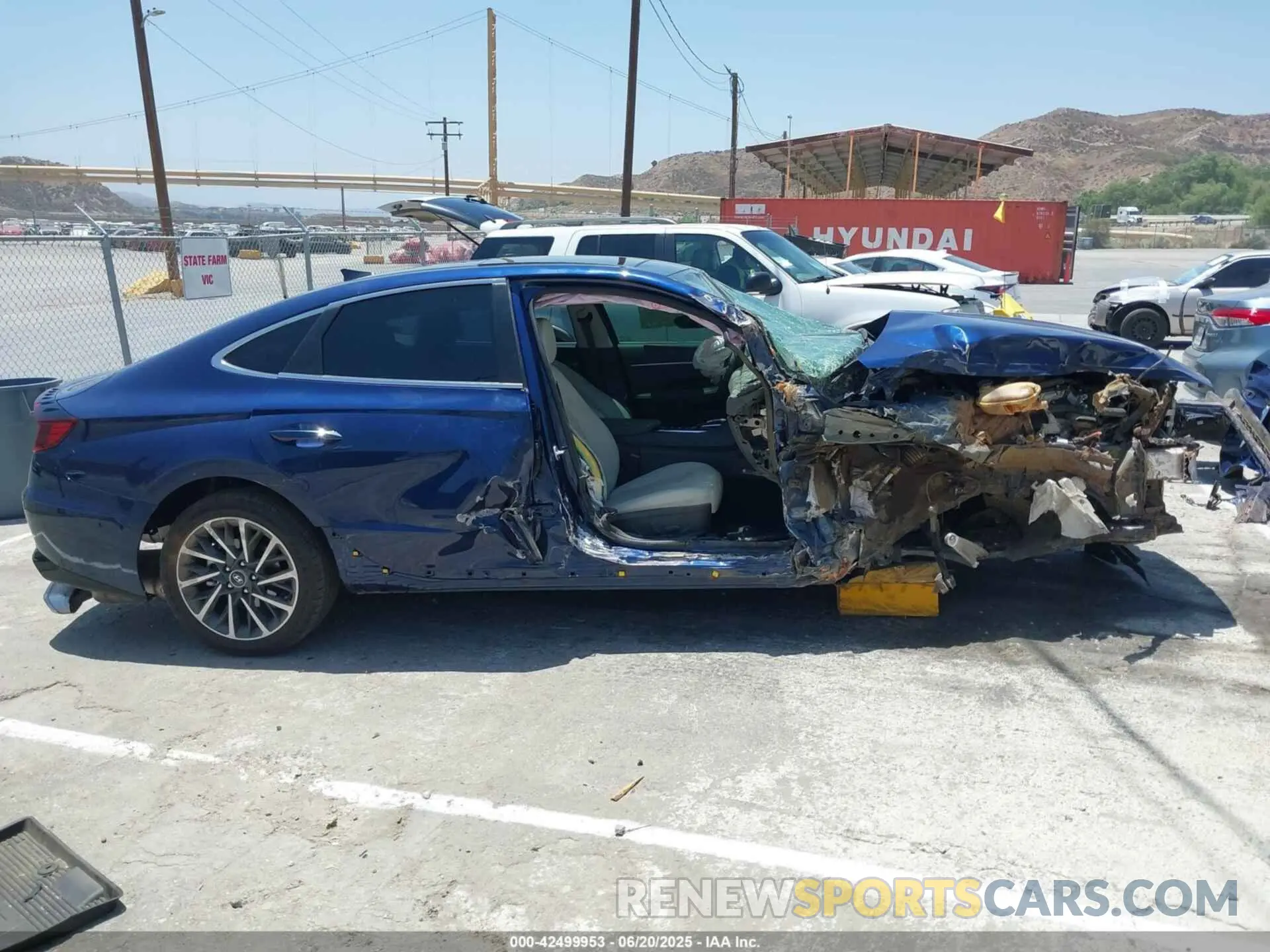 13 Photograph of a damaged car 5NPEH4J25NH148239 HYUNDAI SONATA 2022
