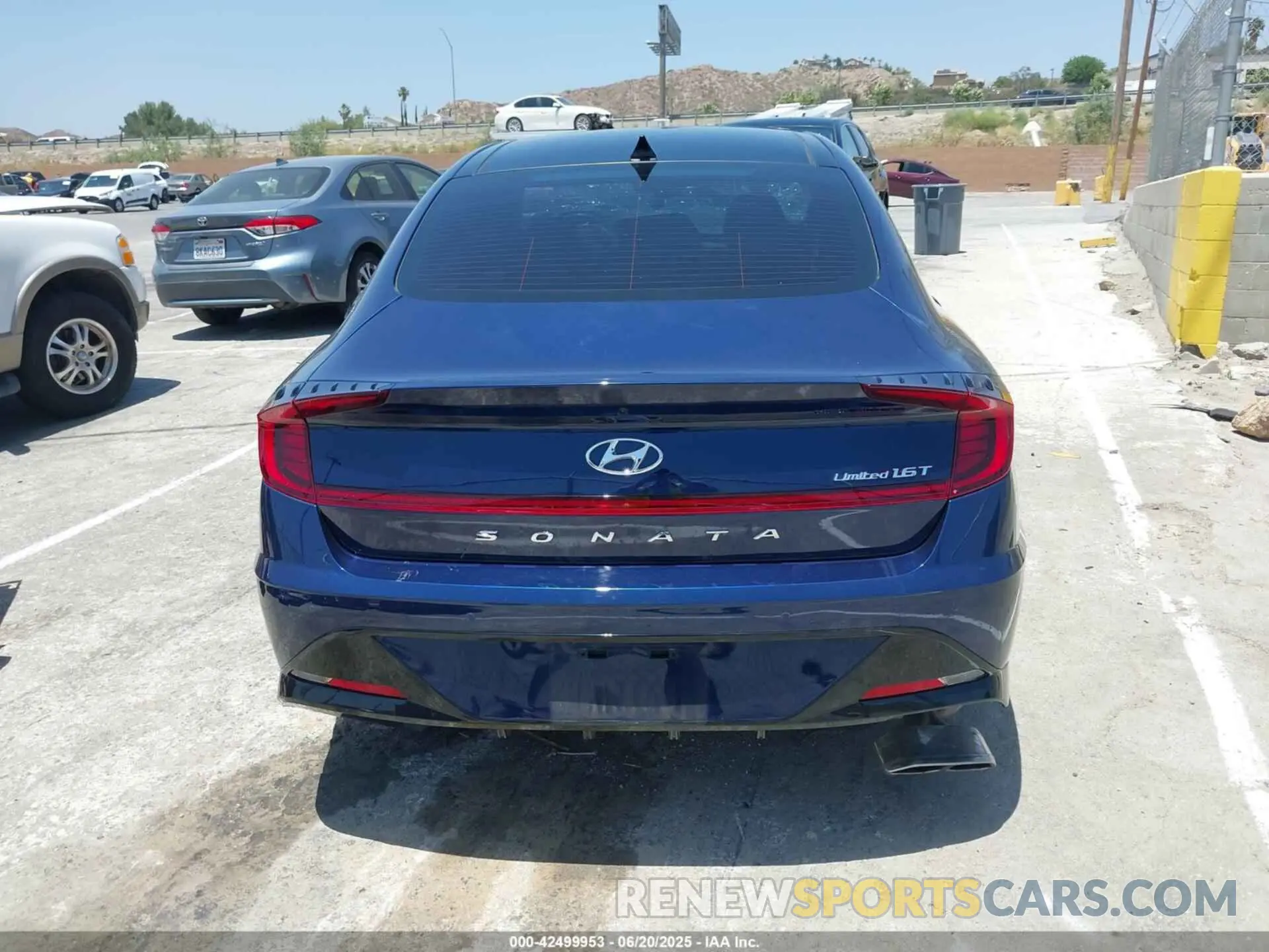 16 Photograph of a damaged car 5NPEH4J25NH148239 HYUNDAI SONATA 2022