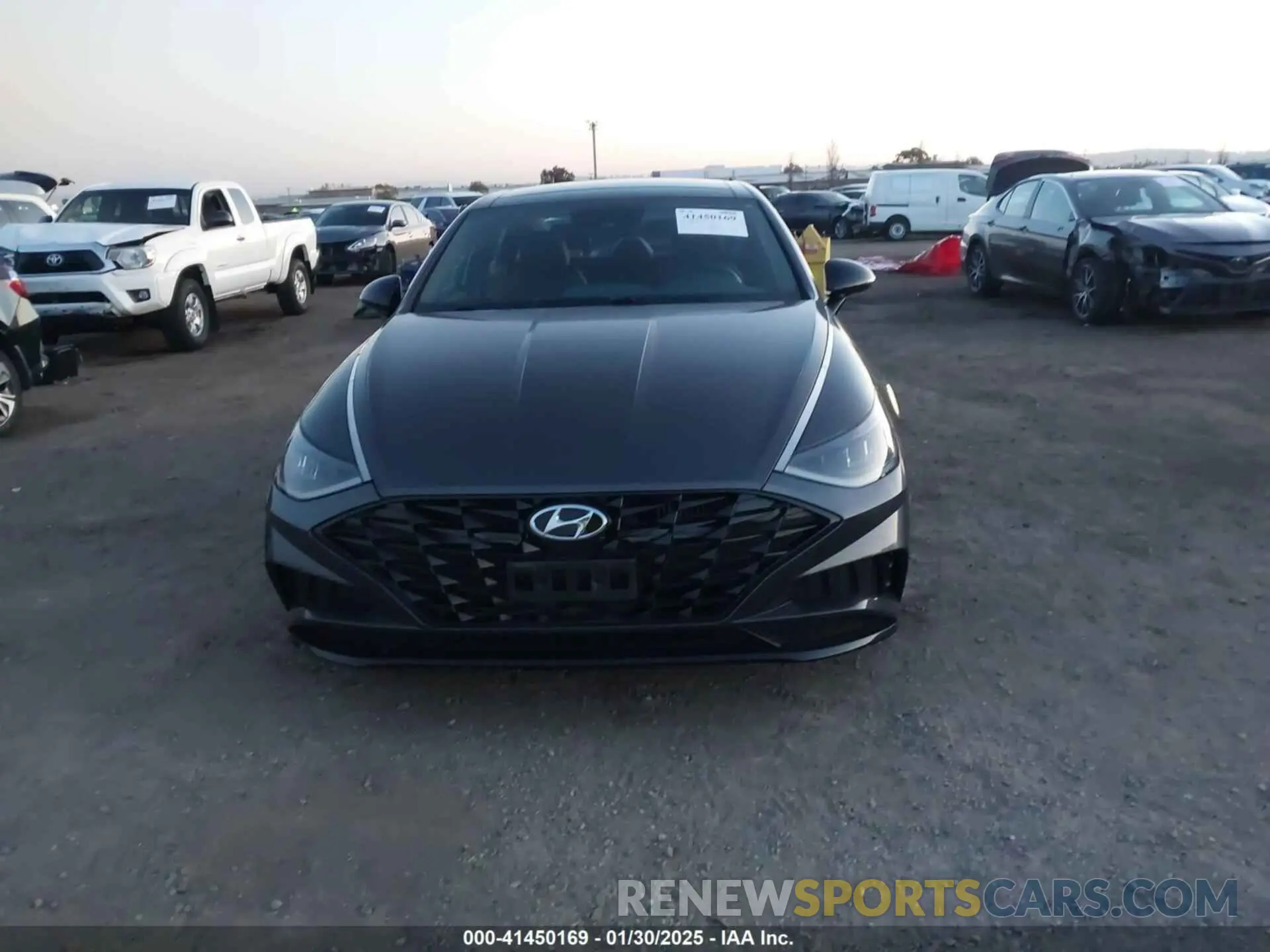 12 Photograph of a damaged car 5NPEJ4J21NH140238 HYUNDAI SONATA 2022