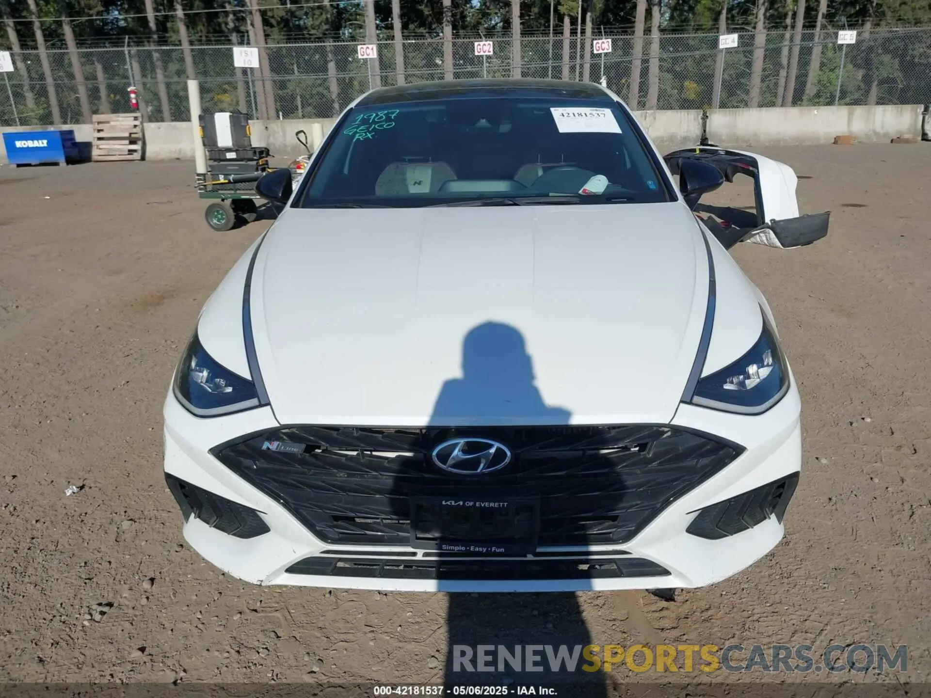 13 Photograph of a damaged car 5NPEK4JC8NH143272 HYUNDAI SONATA 2022