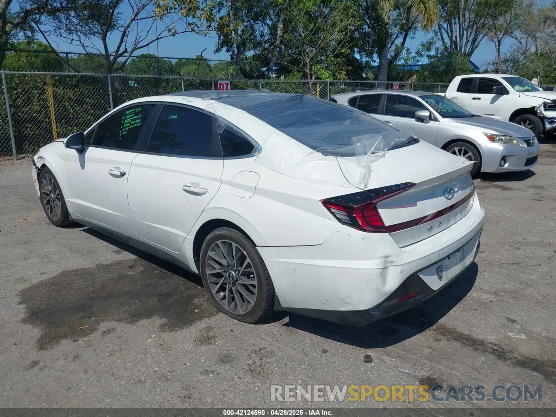 3 Photograph of a damaged car KMHL34J23NA186920 HYUNDAI SONATA 2022