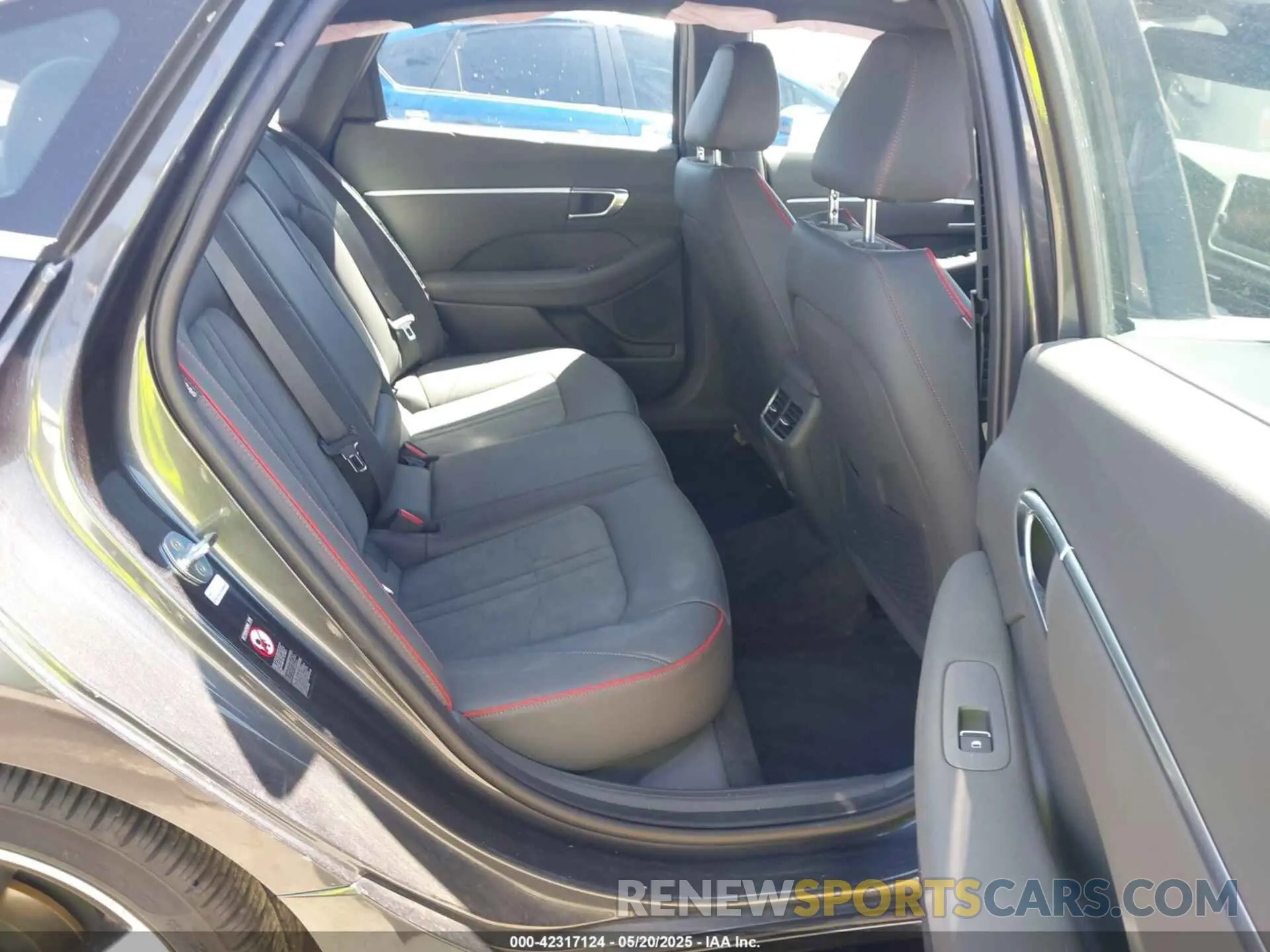 8 Photograph of a damaged car KMHL44J28NA235994 HYUNDAI SONATA 2022