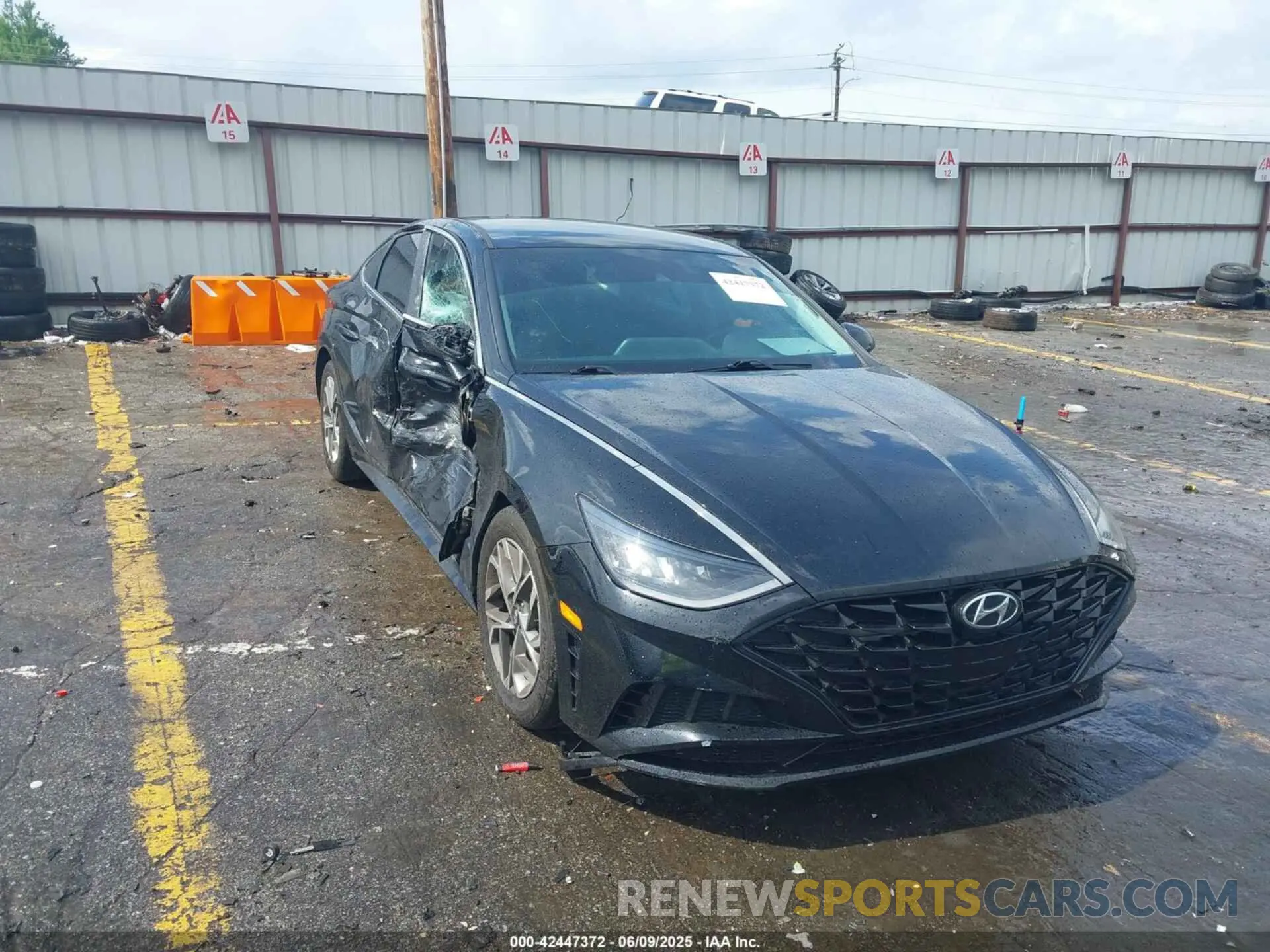 1 Photograph of a damaged car KMHL64JA5NA236991 HYUNDAI SONATA 2022