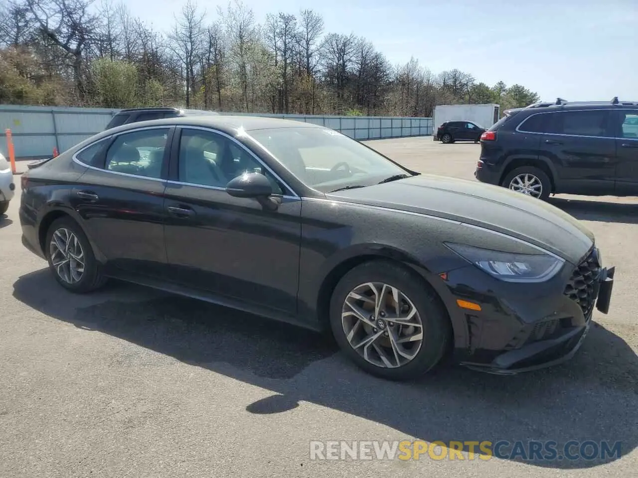 4 Photograph of a damaged car KMHL64JA8NA177872 HYUNDAI SONATA 2022