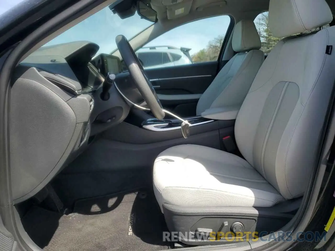 7 Photograph of a damaged car KMHL64JA8NA177872 HYUNDAI SONATA 2022