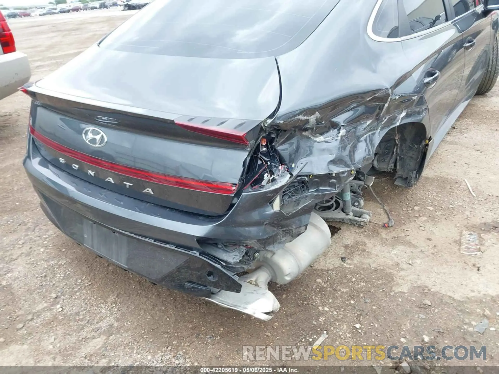 18 Photograph of a damaged car KMHL64JAXNA215344 HYUNDAI SONATA 2022