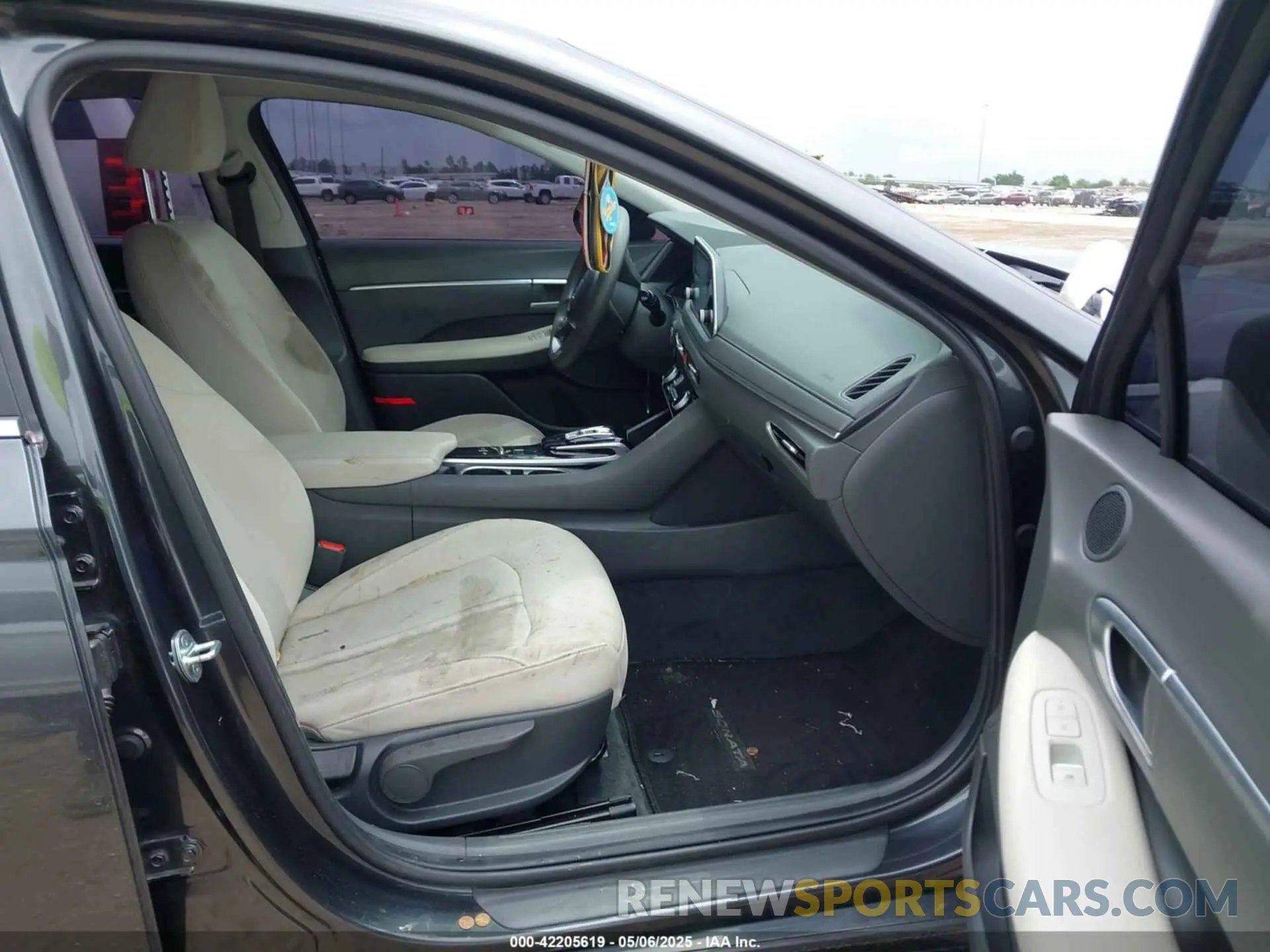 5 Photograph of a damaged car KMHL64JAXNA215344 HYUNDAI SONATA 2022