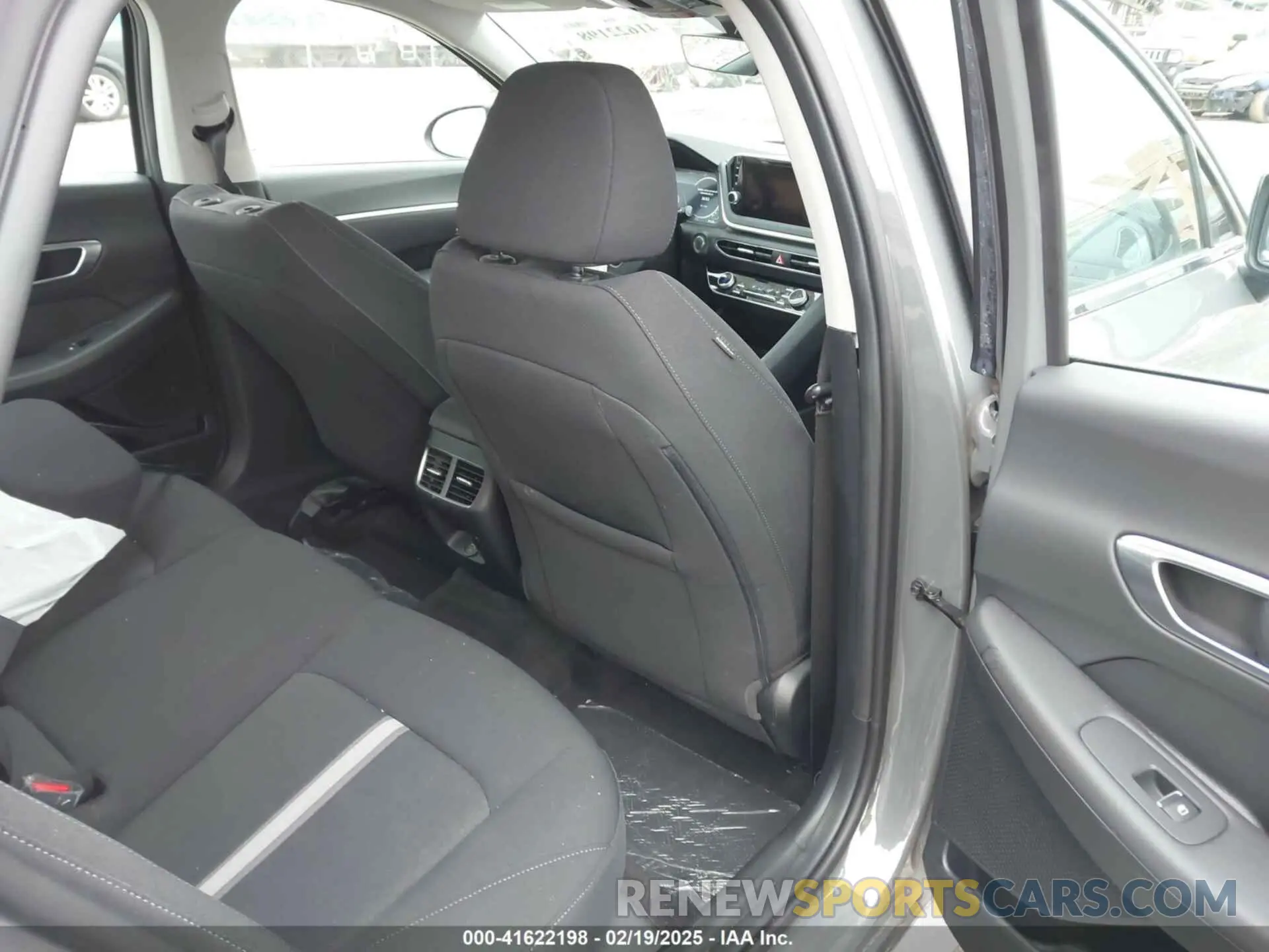 8 Photograph of a damaged car KMHL14JAXPA293933 HYUNDAI SONATA 2023