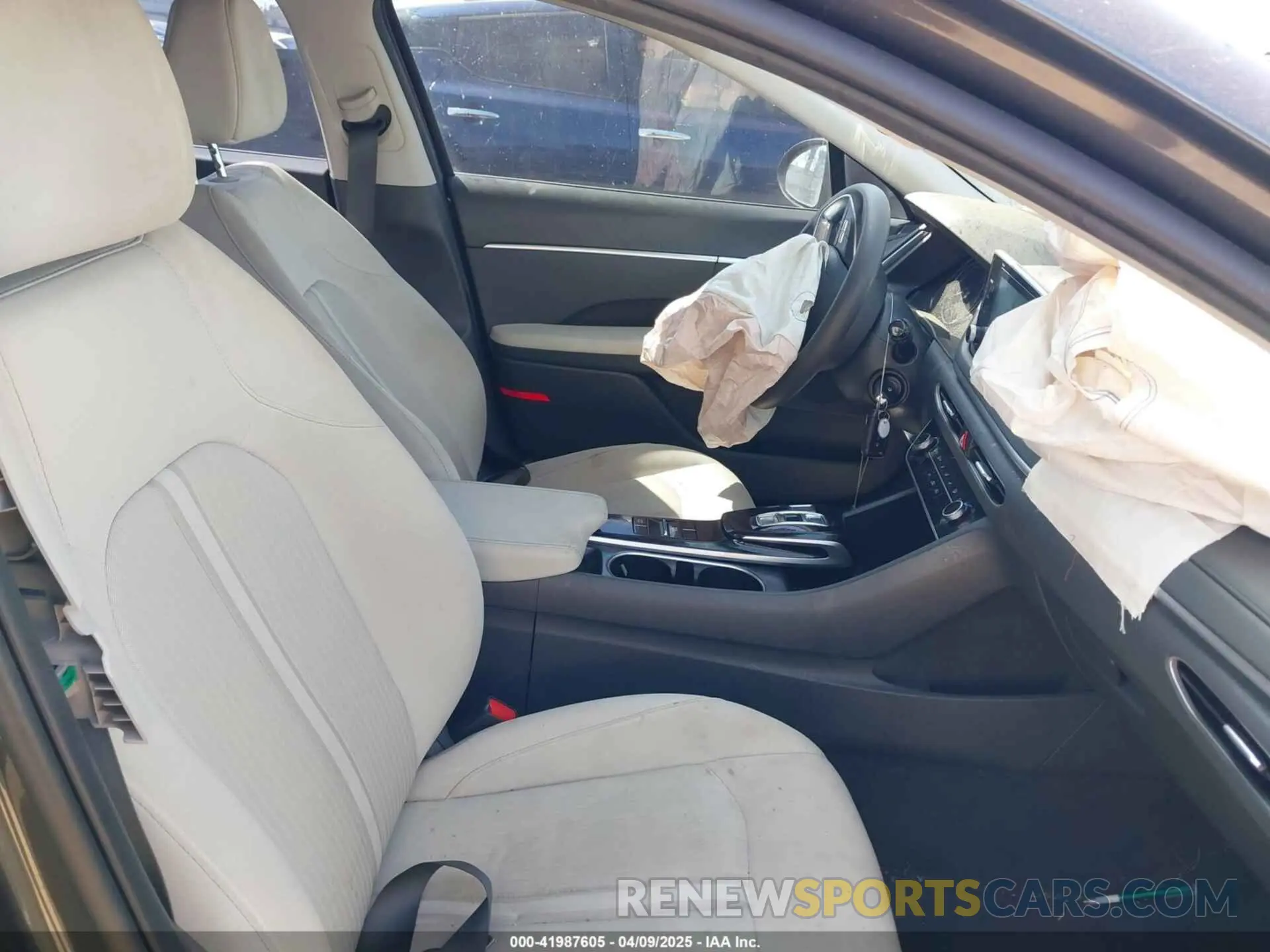 5 Photograph of a damaged car KMHL24JA6PA249151 HYUNDAI SONATA 2023