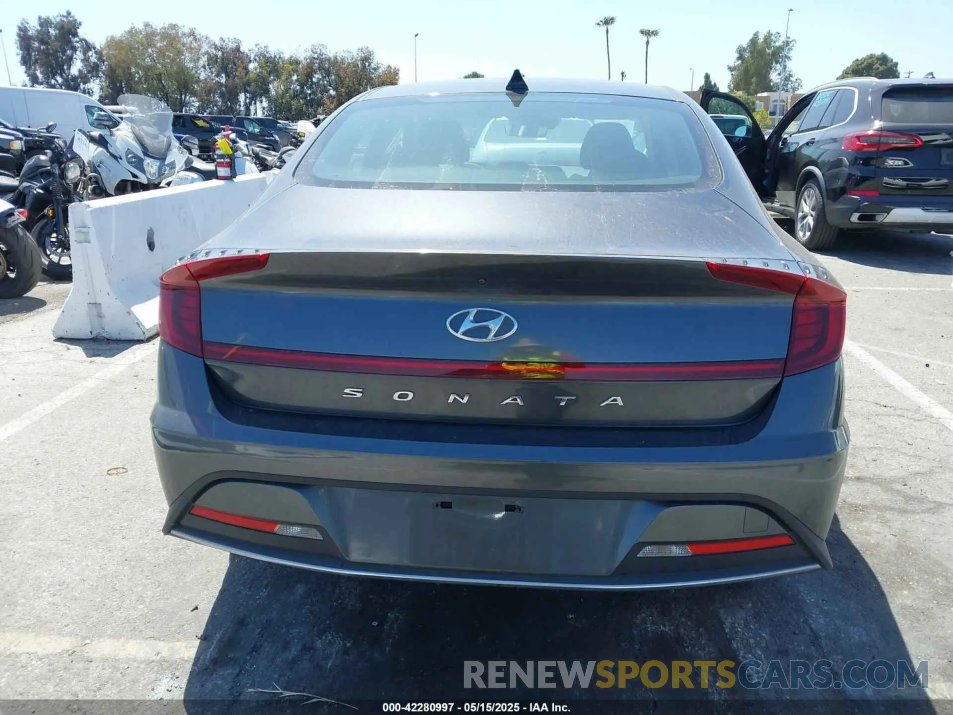 16 Photograph of a damaged car KMHL24JA6PA258349 HYUNDAI SONATA 2023