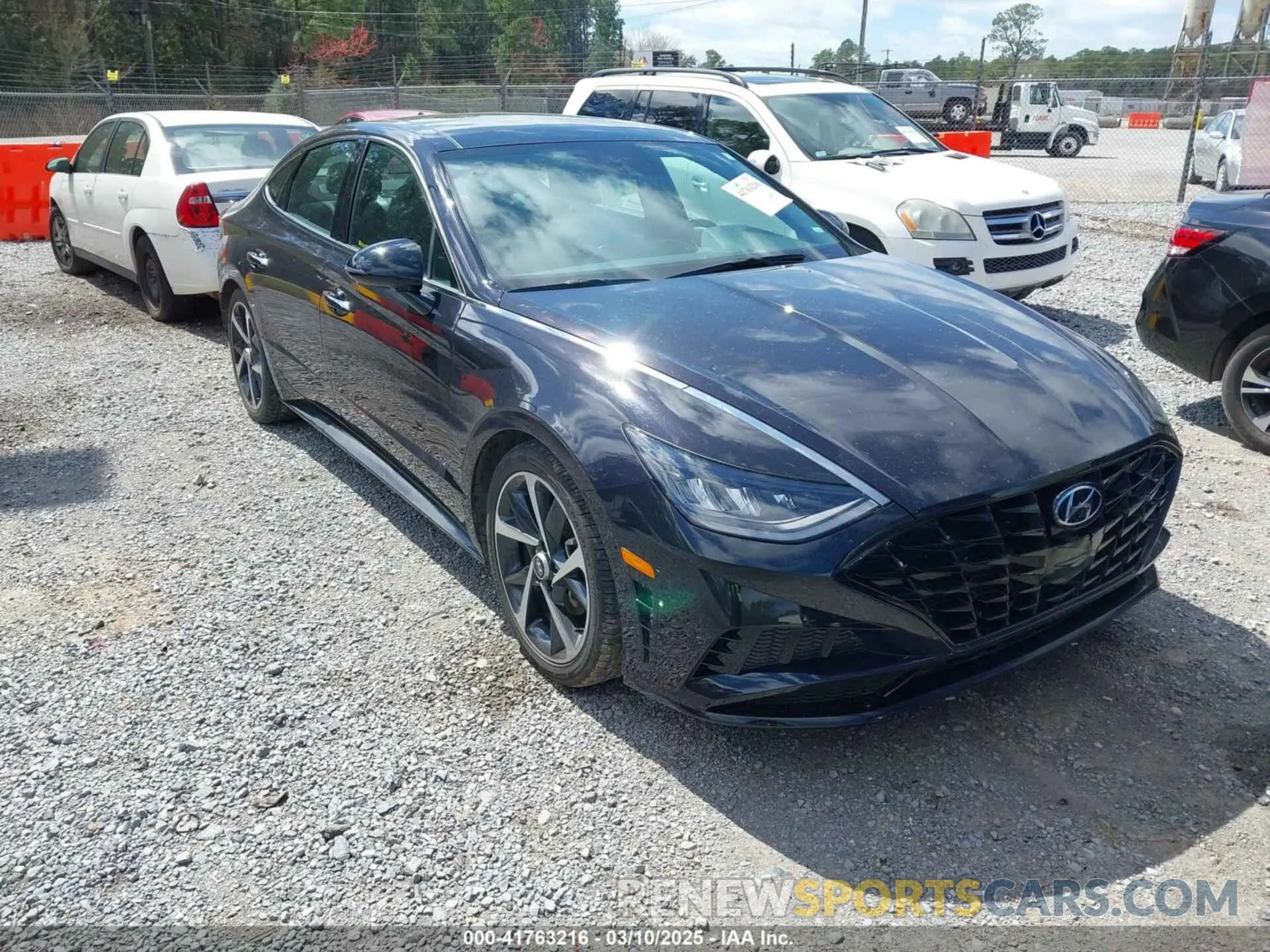 1 Photograph of a damaged car KMHL44J25PA283908 HYUNDAI SONATA 2023