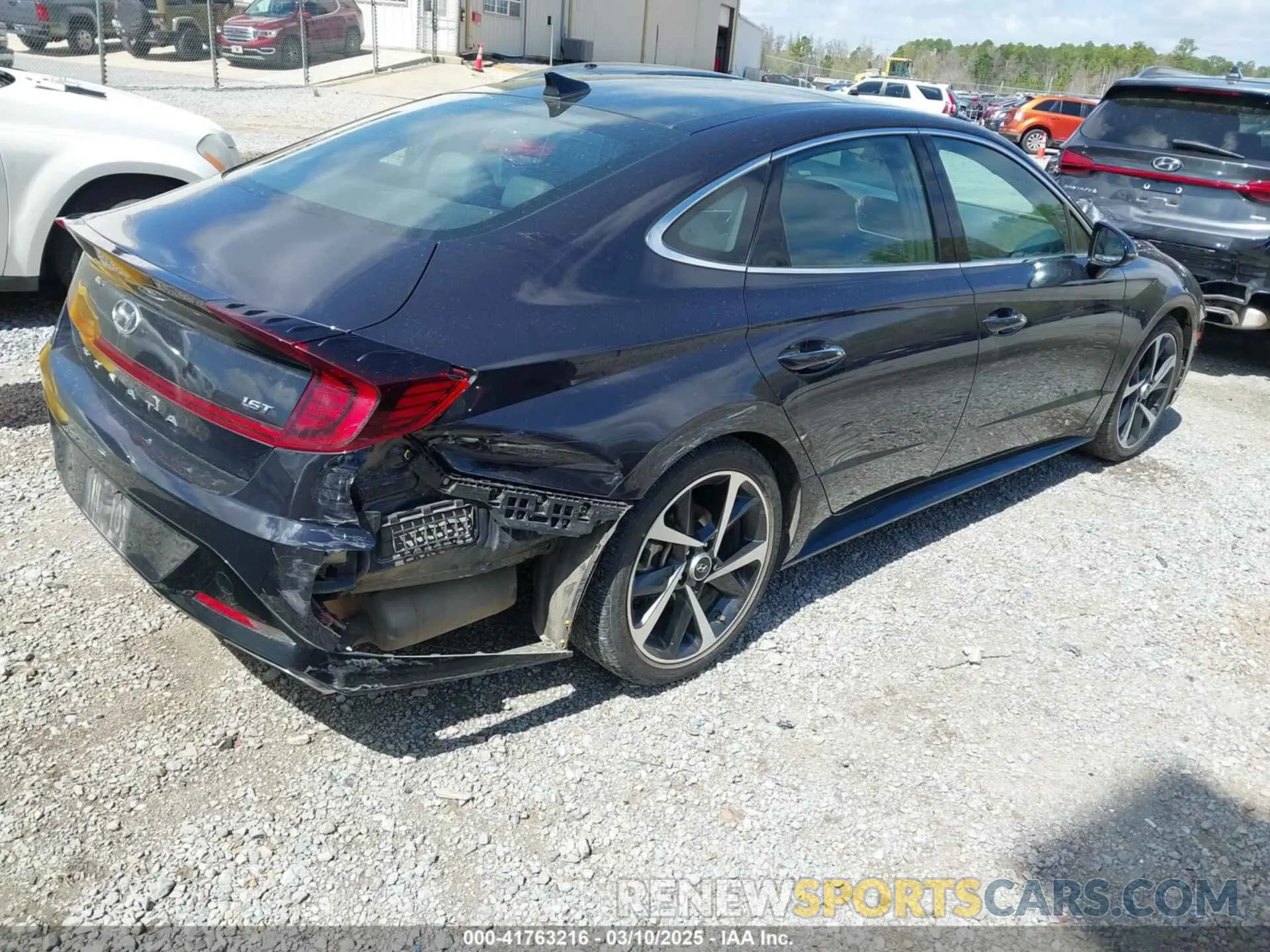 4 Photograph of a damaged car KMHL44J25PA283908 HYUNDAI SONATA 2023