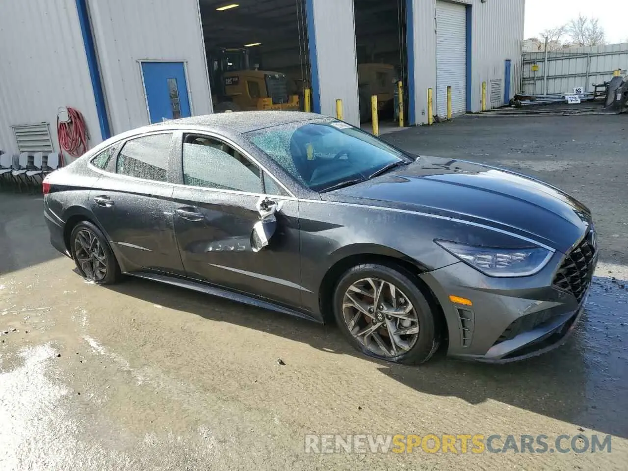 4 Photograph of a damaged car KMHL64JA0PA318856 HYUNDAI SONATA 2023