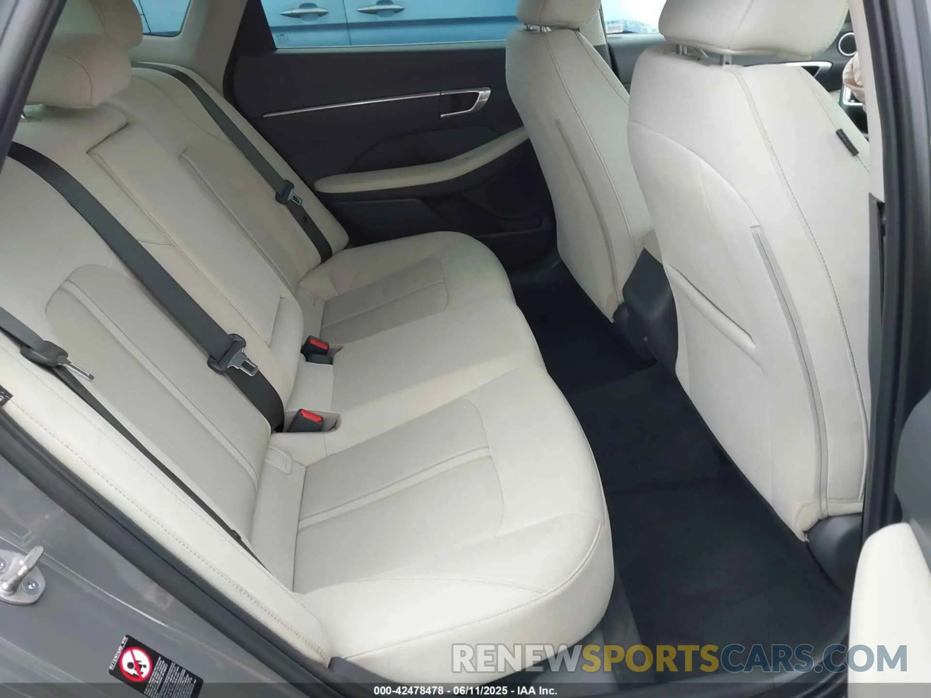 8 Photograph of a damaged car KMHL64JA2PA261804 HYUNDAI SONATA 2023