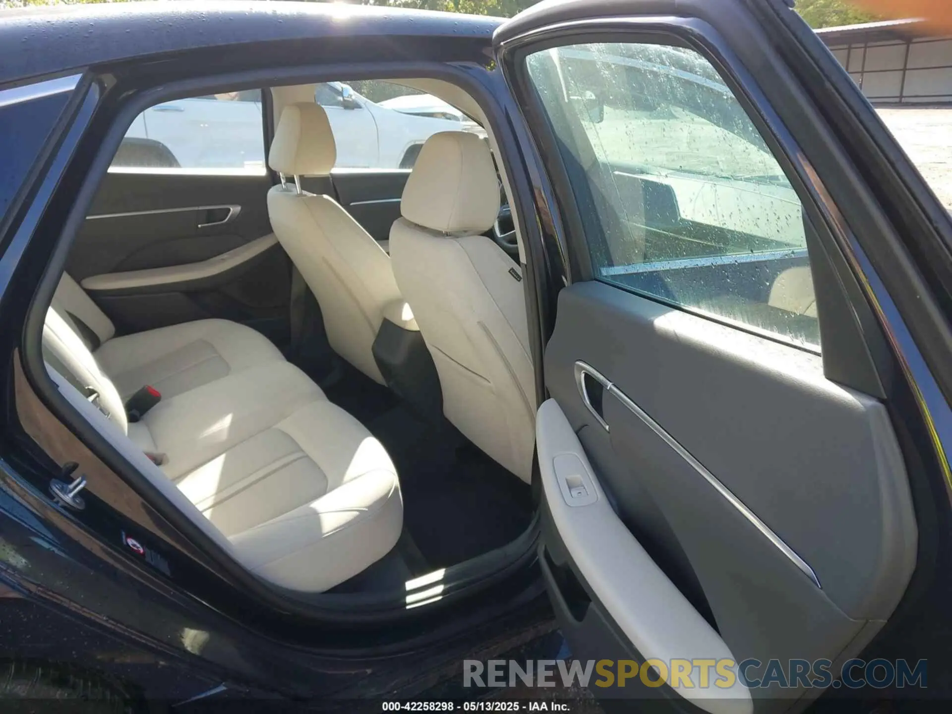 8 Photograph of a damaged car KMHL64JA3PA287926 HYUNDAI SONATA 2023