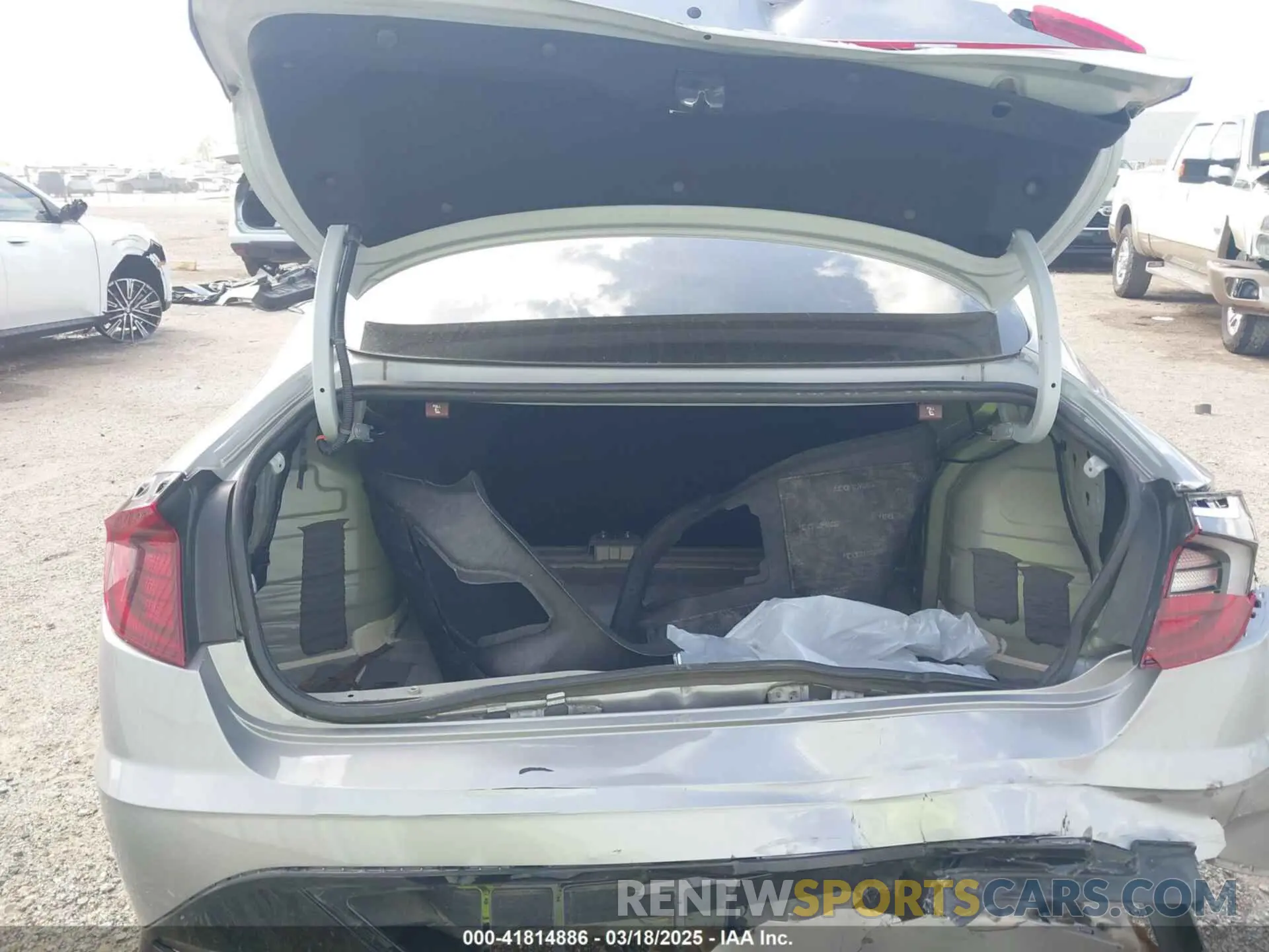 17 Photograph of a damaged car KMHL64JA4PA272481 HYUNDAI SONATA 2023