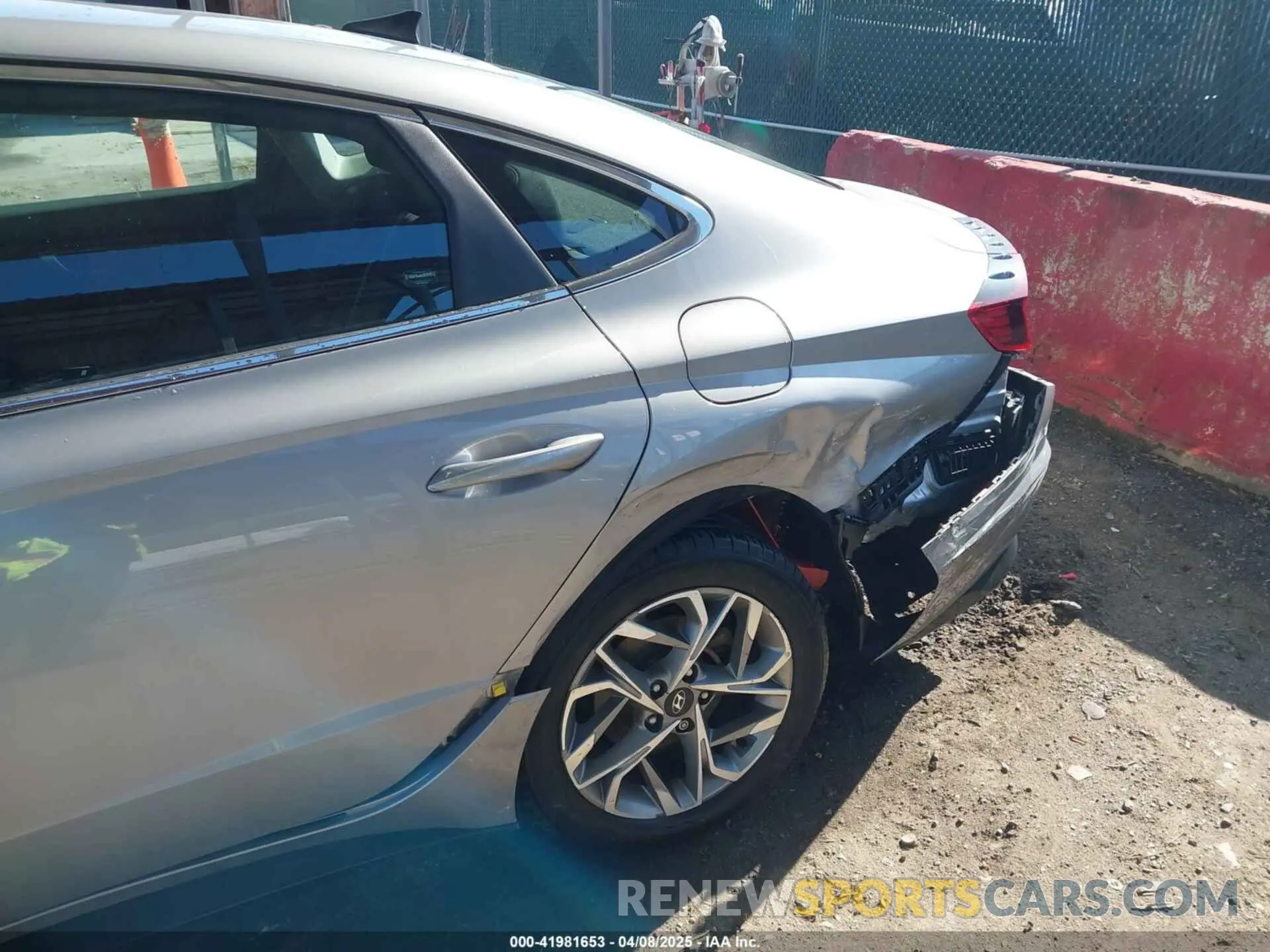 6 Photograph of a damaged car KMHL64JA6PA286379 HYUNDAI SONATA 2023