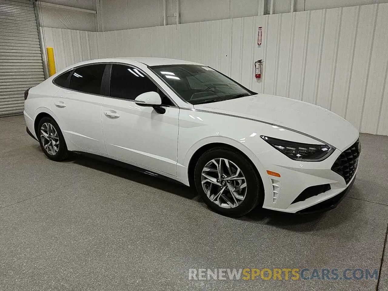 4 Photograph of a damaged car KMHL64JA6PA311474 HYUNDAI SONATA 2023