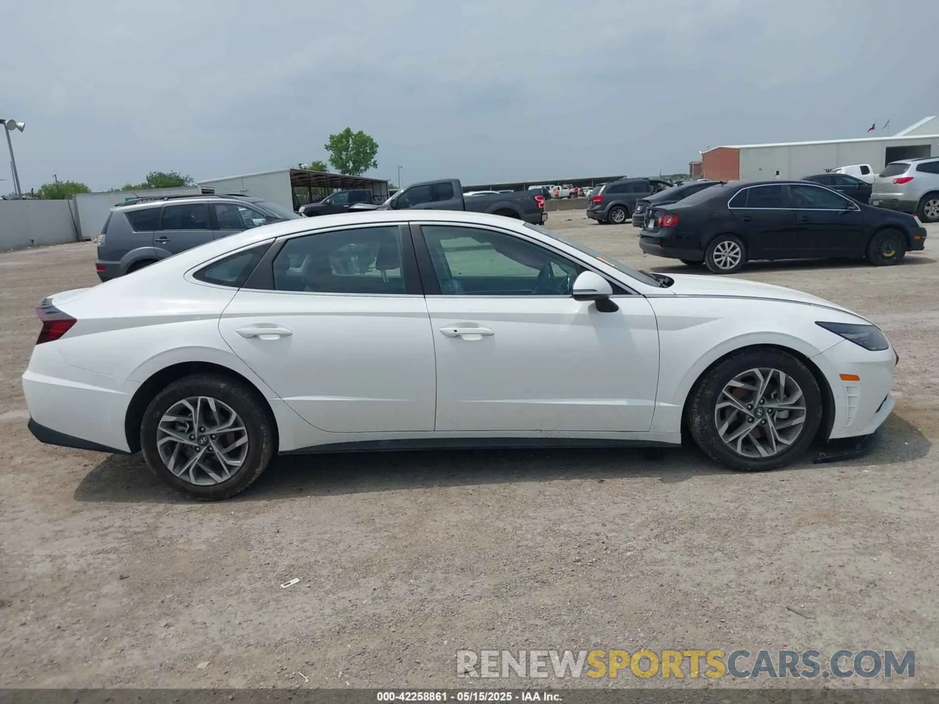 13 Photograph of a damaged car KMHL64JAXPA309954 HYUNDAI SONATA 2023