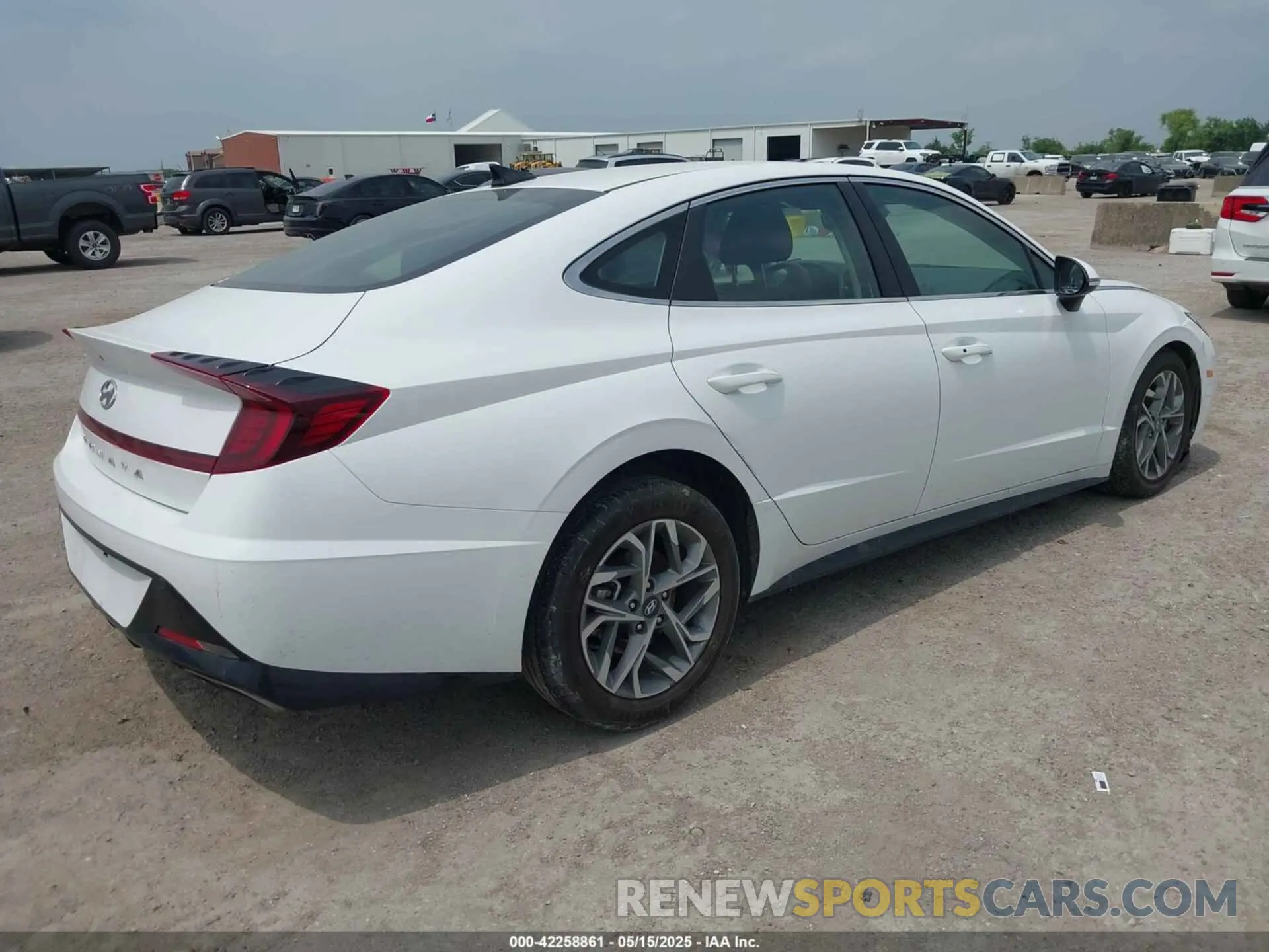 4 Photograph of a damaged car KMHL64JAXPA309954 HYUNDAI SONATA 2023