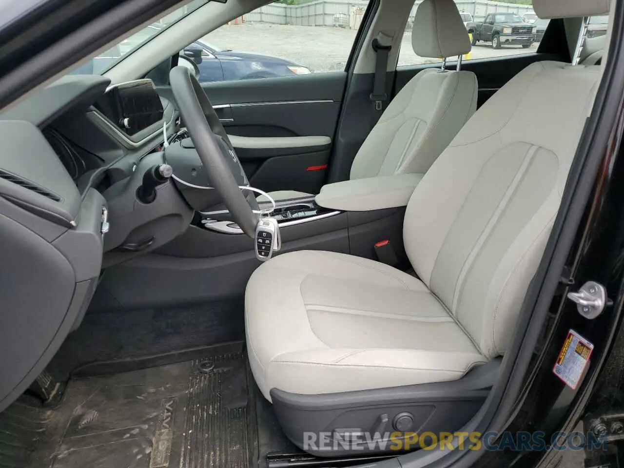 7 Photograph of a damaged car KMHL64JAXPA319755 HYUNDAI SONATA 2023